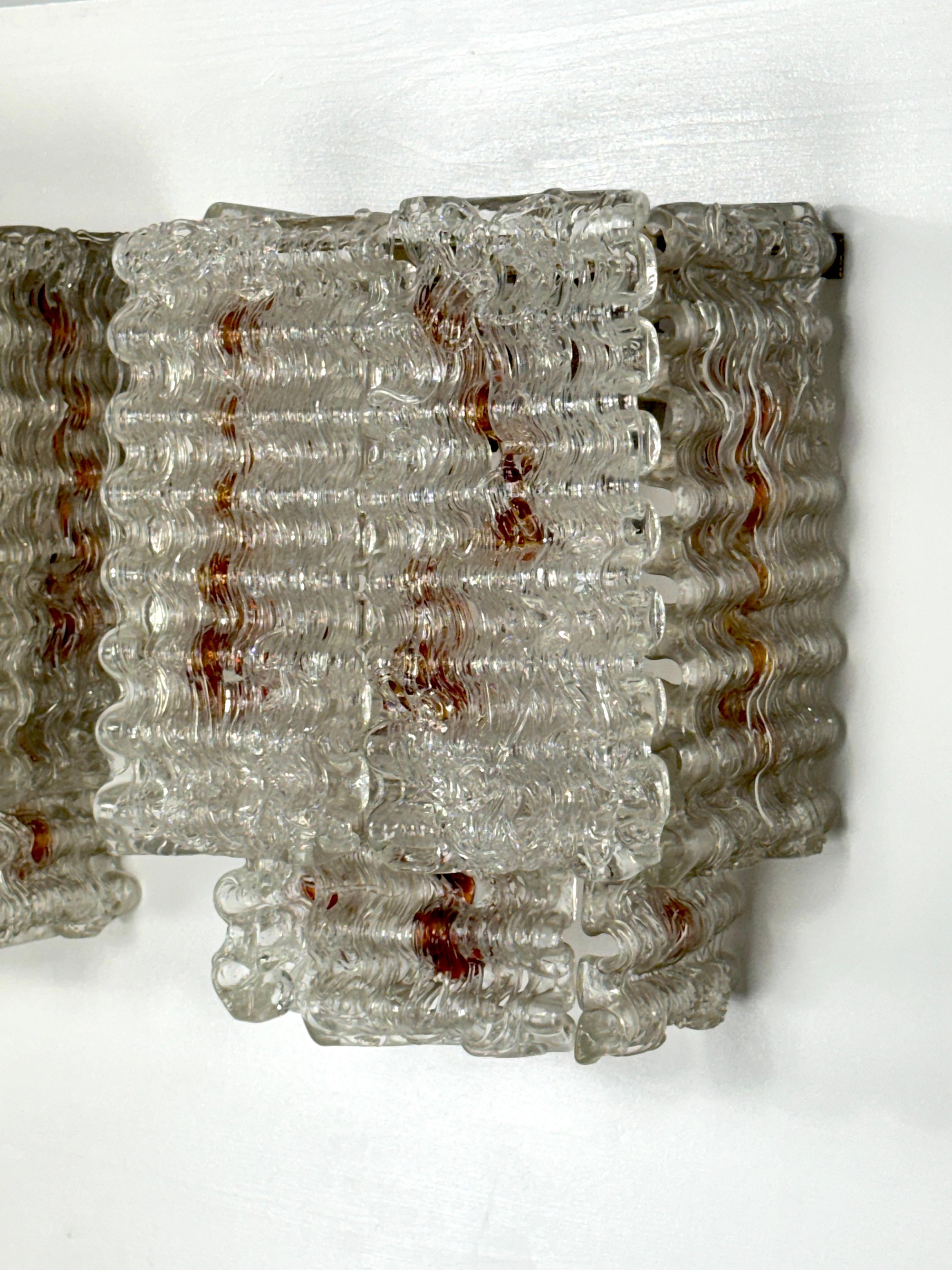 Juego de cuatro apliques grandes con elementos de cristal de murano, de Poliarte. Italia Años 70 Moderno de mediados de siglo en venta