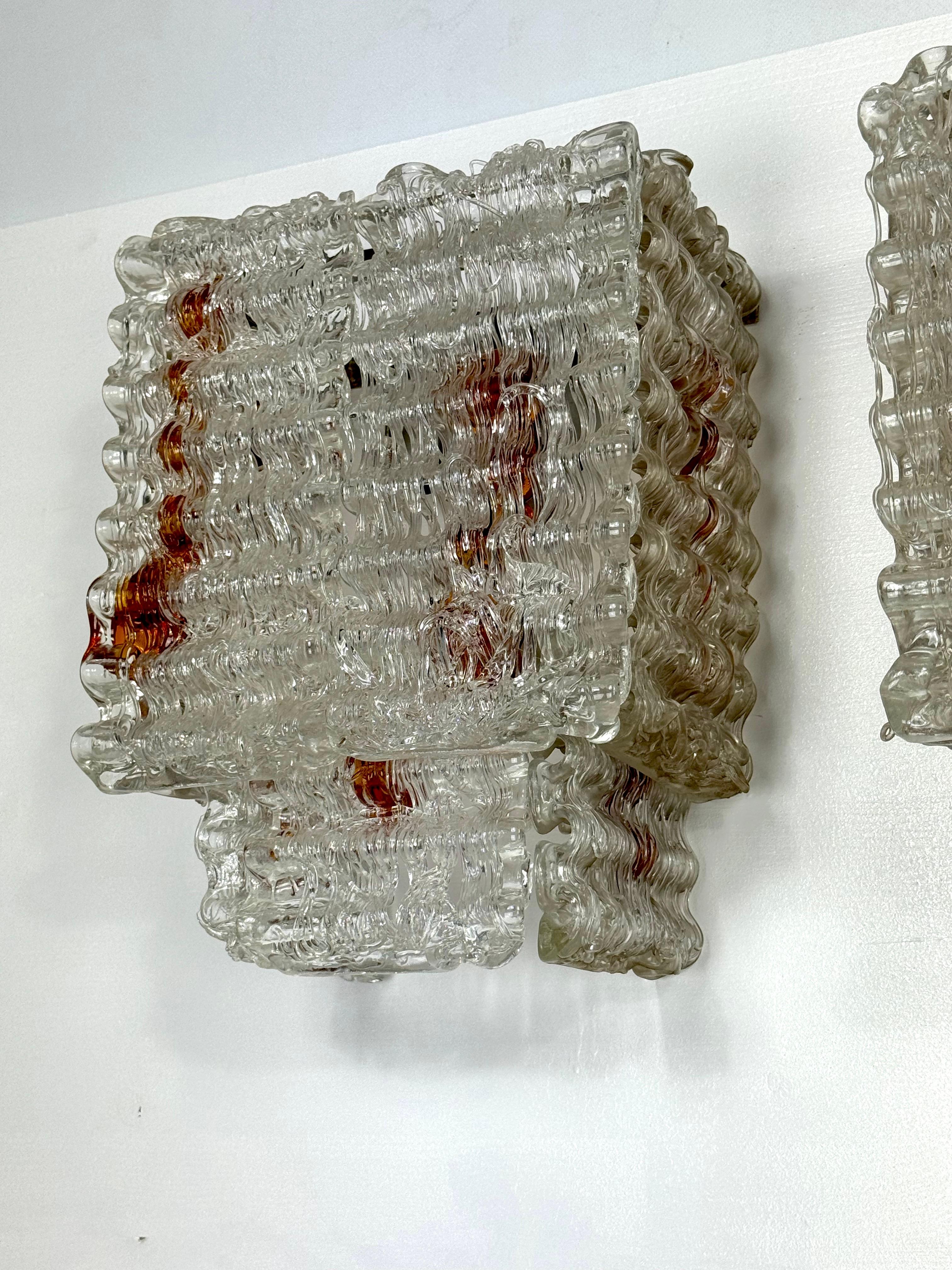 Juego de cuatro apliques grandes con elementos de cristal de murano, de Poliarte. Italia Años 70 en venta 1