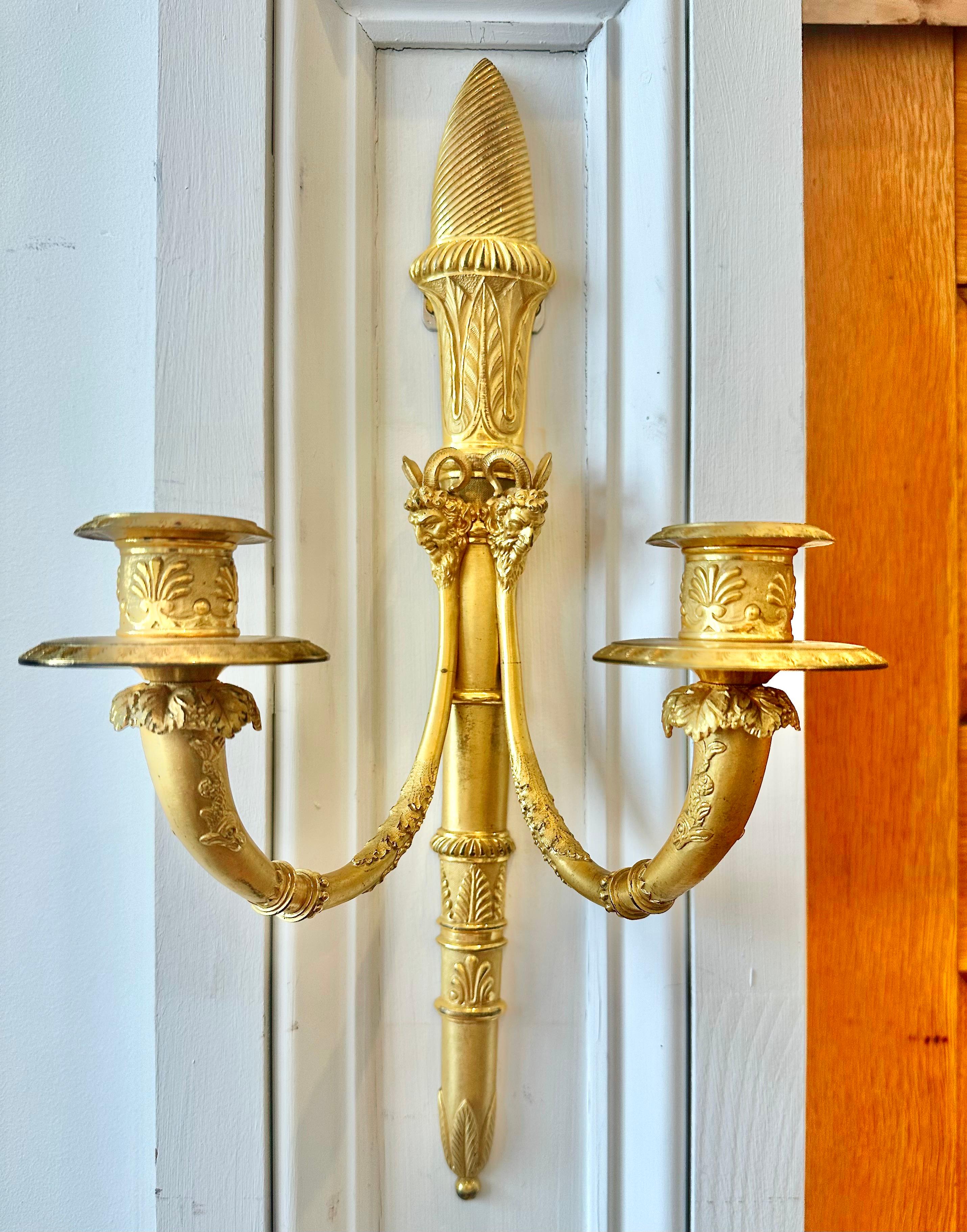 Directoire Set of Four Late 18th Century Neoclassical Ormolu Wall Sconces For Sale