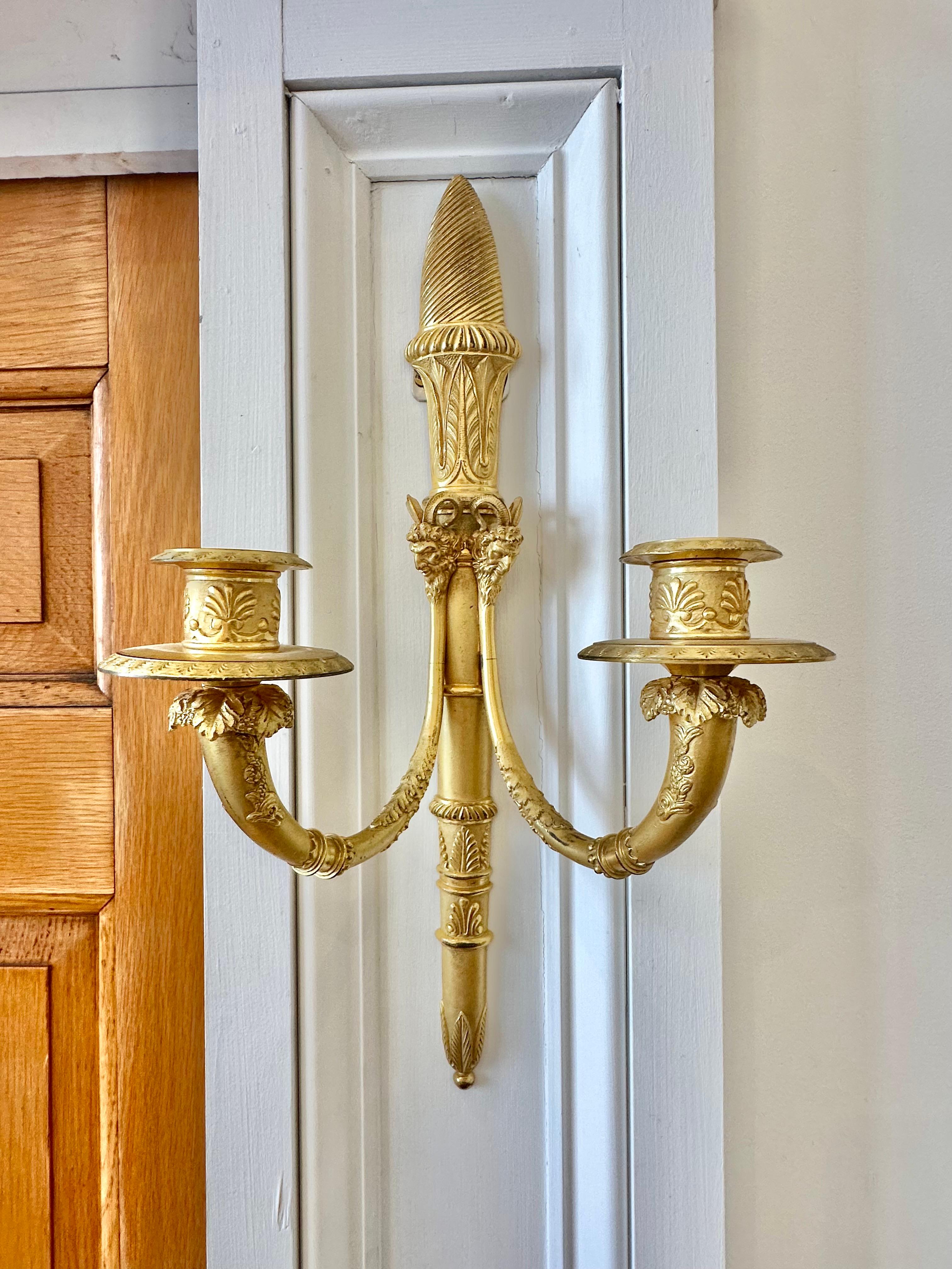 Set of Four Late 18th Century Neoclassical Ormolu Wall Sconces For Sale 4