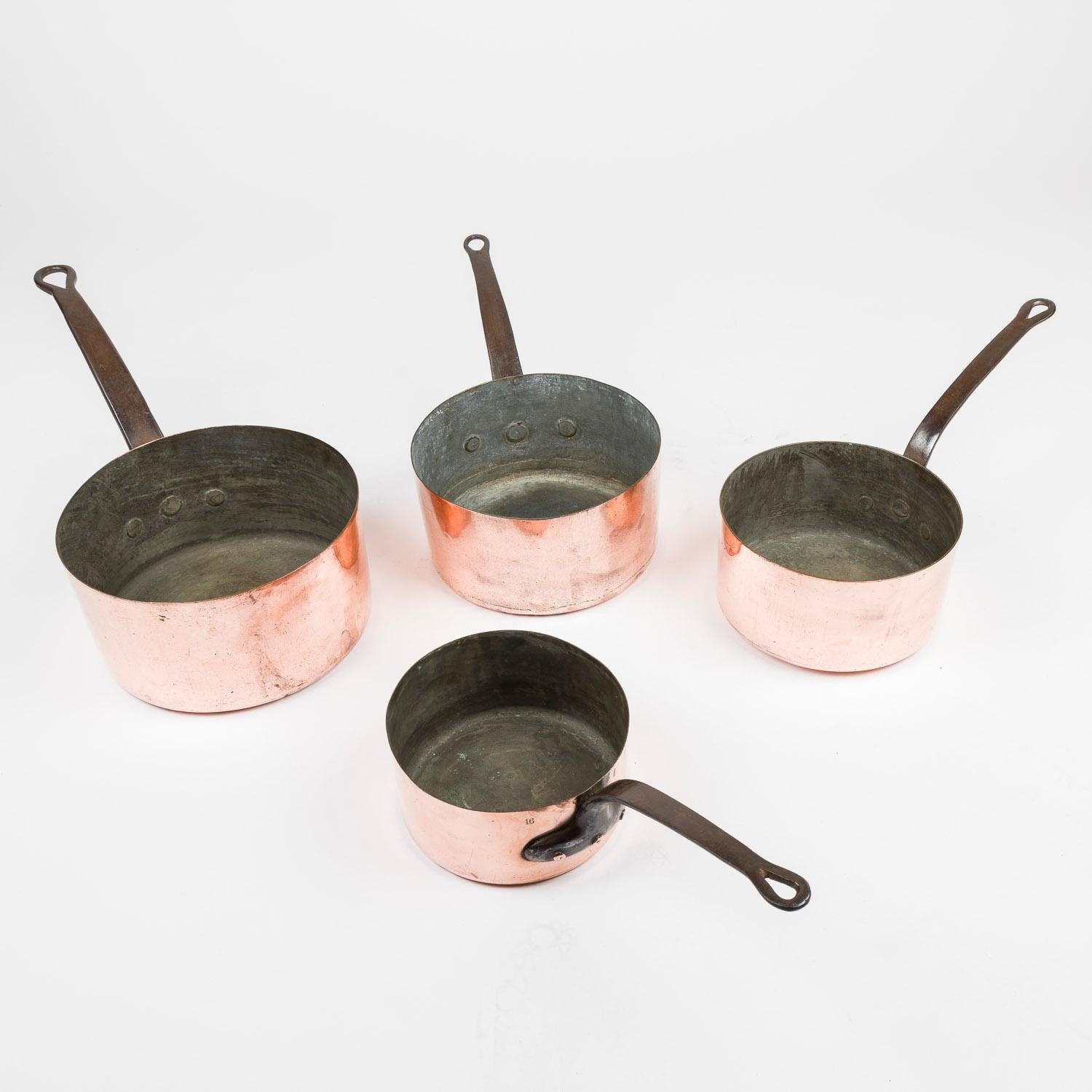 Set of four late 19th century French graduated copper pans For Sale 5