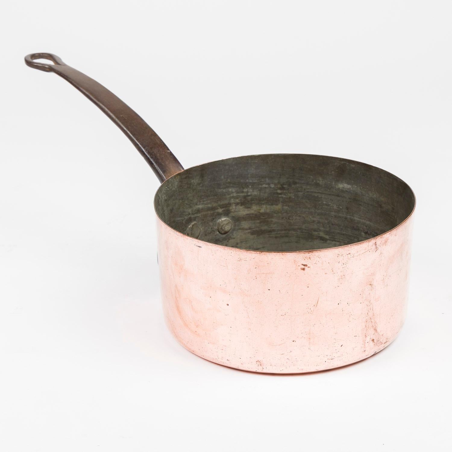 19th Century Set of four late 19th century French graduated copper pans For Sale