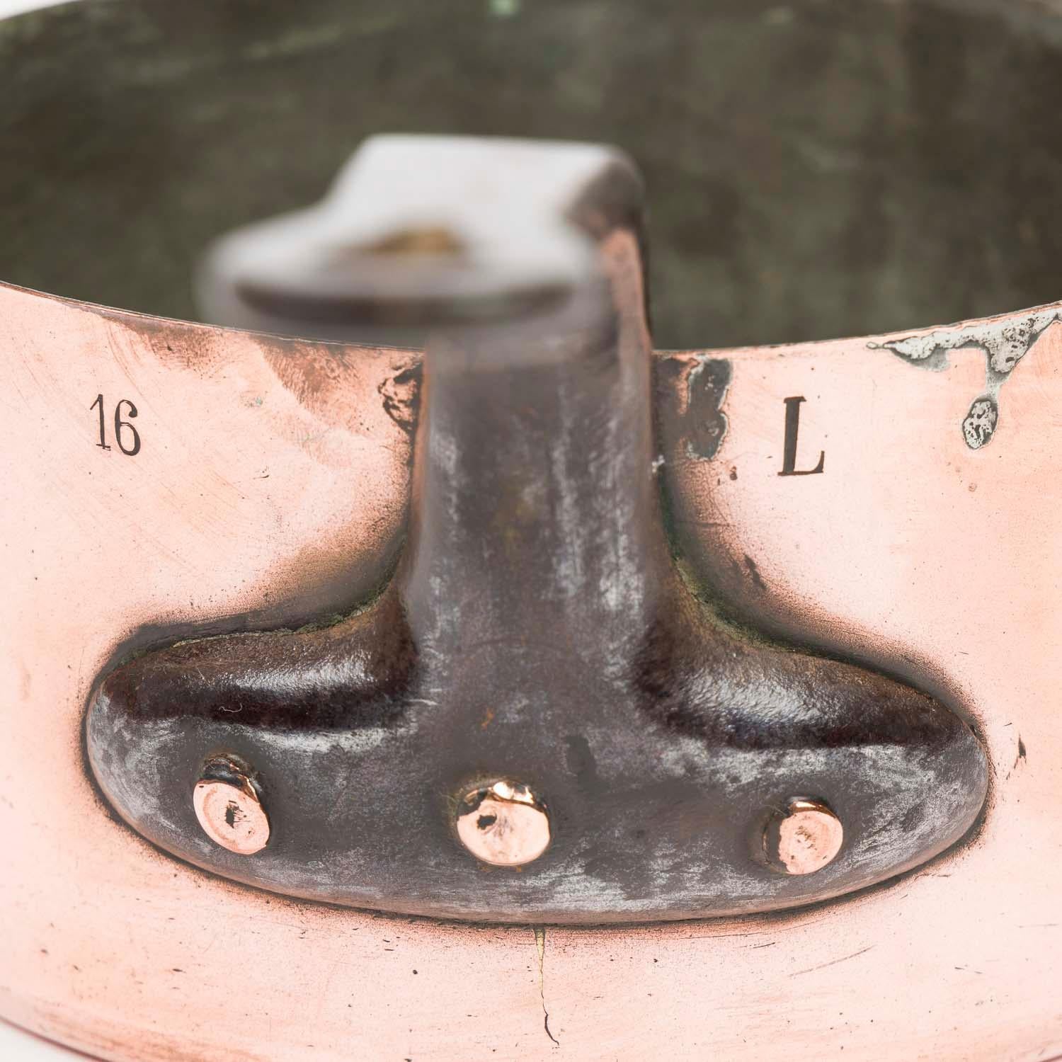 Set of four late 19th century French graduated copper pans For Sale 2