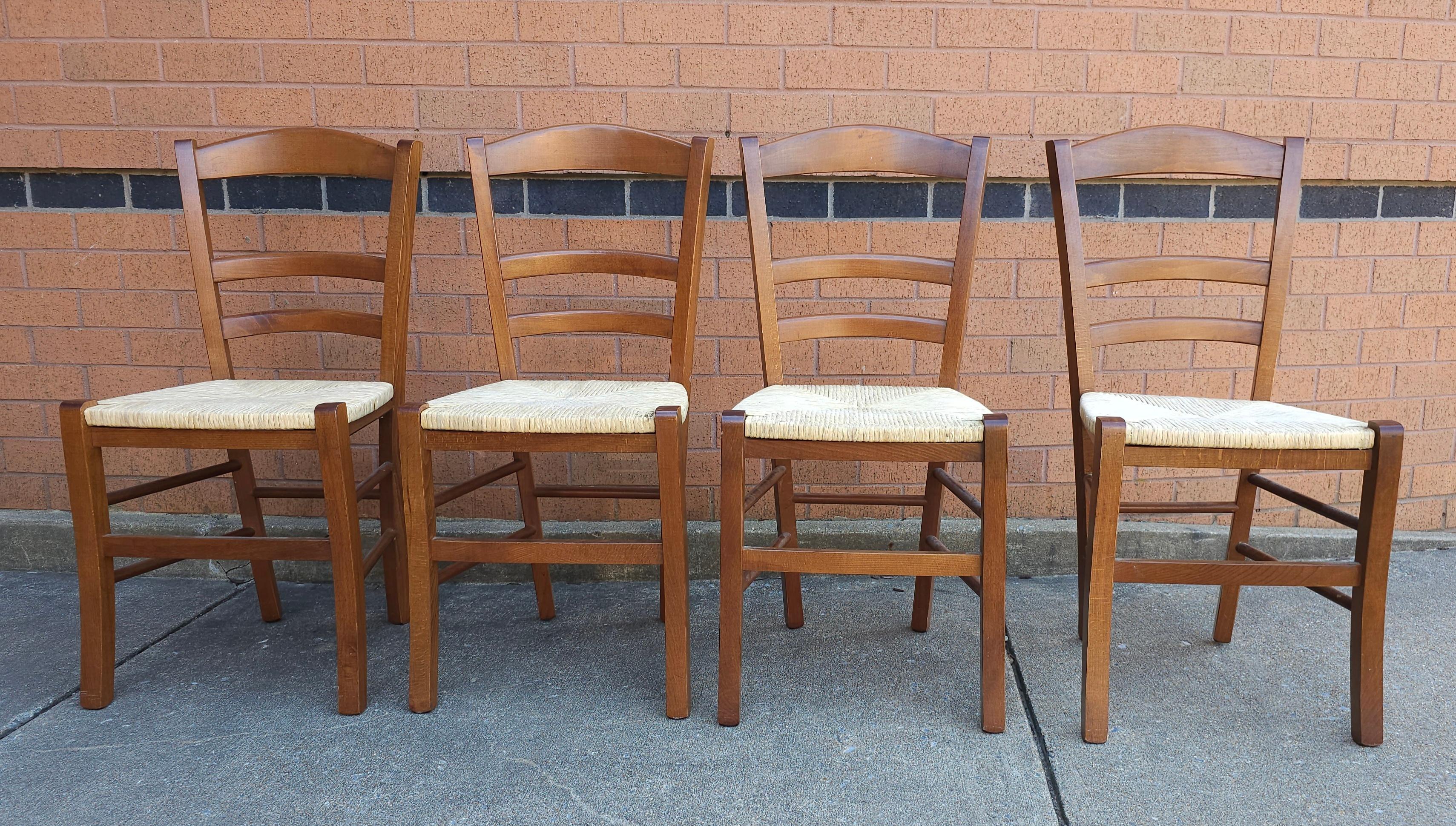 Set of Four Late 20th Century Italian Country Cherry and Rush Seat Dining Chairs In Good Condition For Sale In Germantown, MD