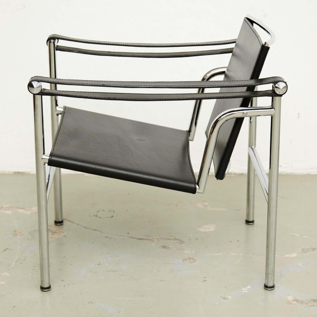 Set of Four Le Corbusier, Pierre Jeanneret Charlotte Perriand LC1 Black Leather For Sale 3