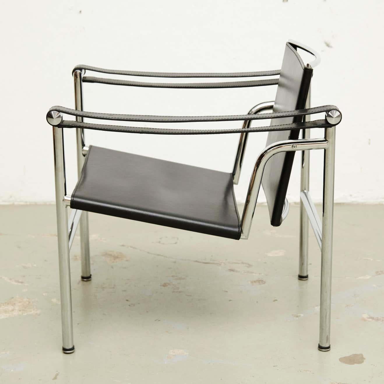 Set of Four Le Corbusier, Pierre Jeanneret Charlotte Perriand LC1 Black Leather For Sale 4