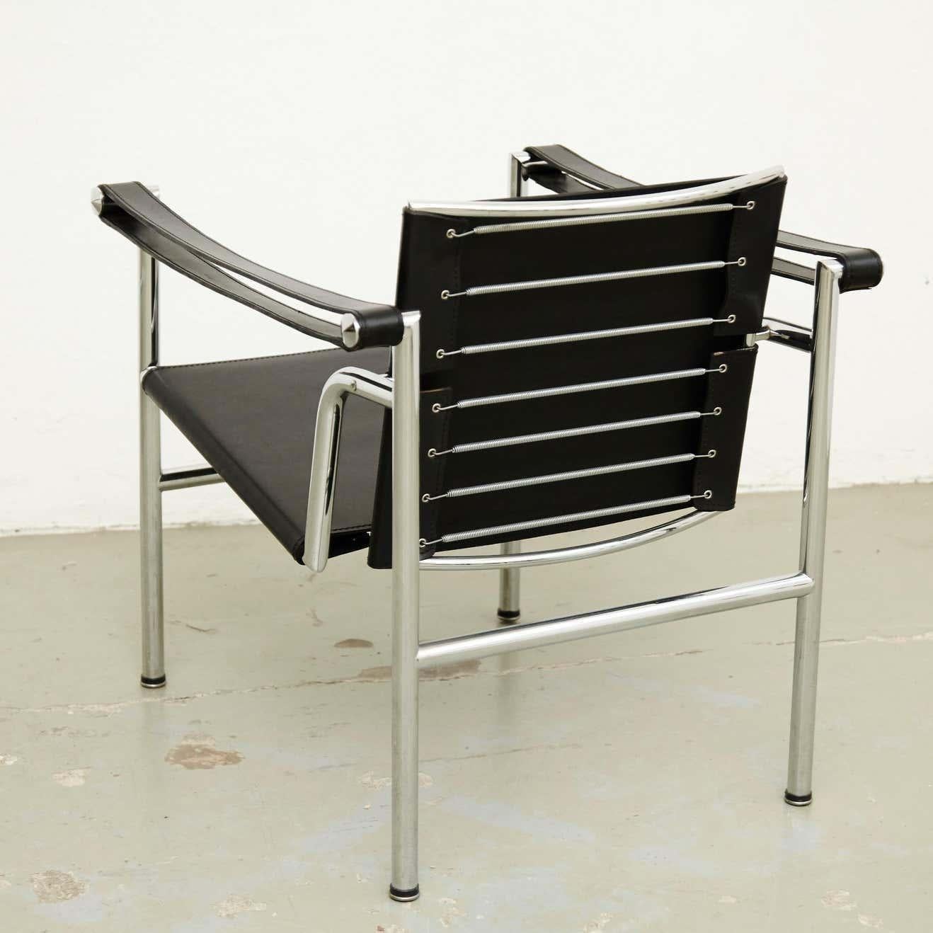 Set of Four Le Corbusier, Pierre Jeanneret Charlotte Perriand LC1 Black Leather For Sale 5