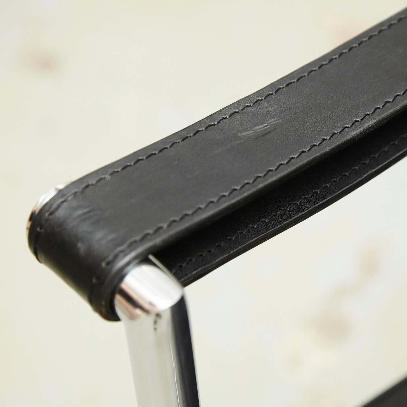 Set di quattro Le Corbusier, Pierre Jeanneret Charlotte Perriand LC1 in pelle nera in vendita 7