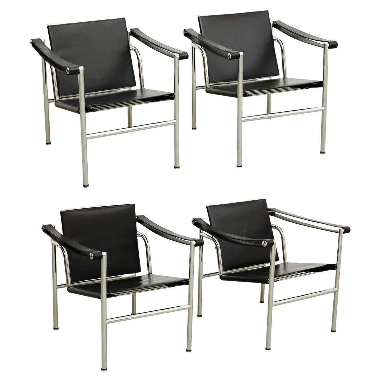 Set of Four Le Corbusier, Pierre Jeanneret Charlotte Perriand LC1 Black Leather For Sale 10
