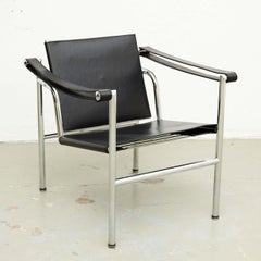 Juego de cuatro Le Corbusier, Pierre Jeanneret Charlotte Perriand LC1 Cuero negro