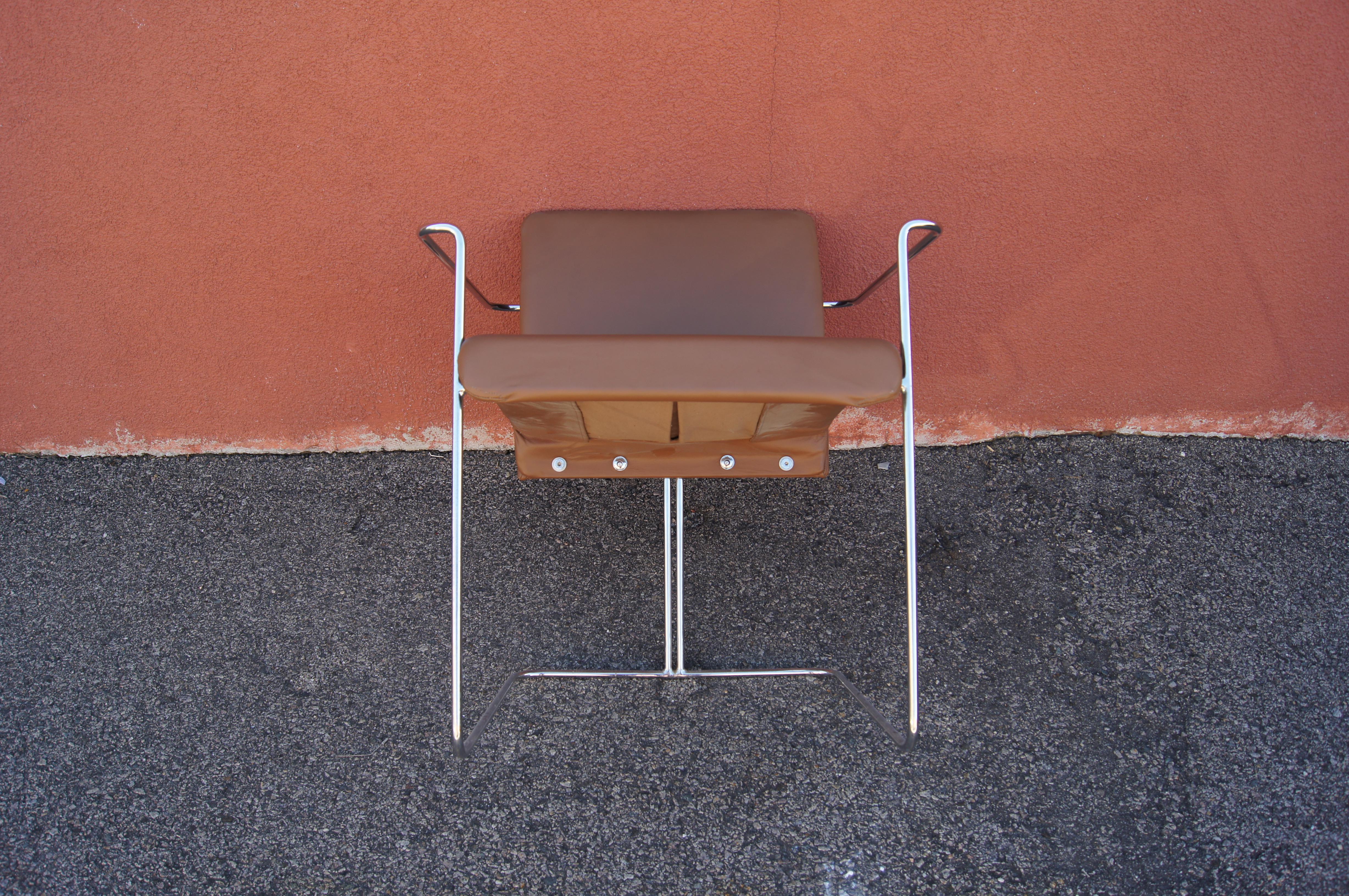 Late 20th Century Set of Four Leather and Chrome P15 Armchairs by Ernesto Radaelli for Saporiti For Sale