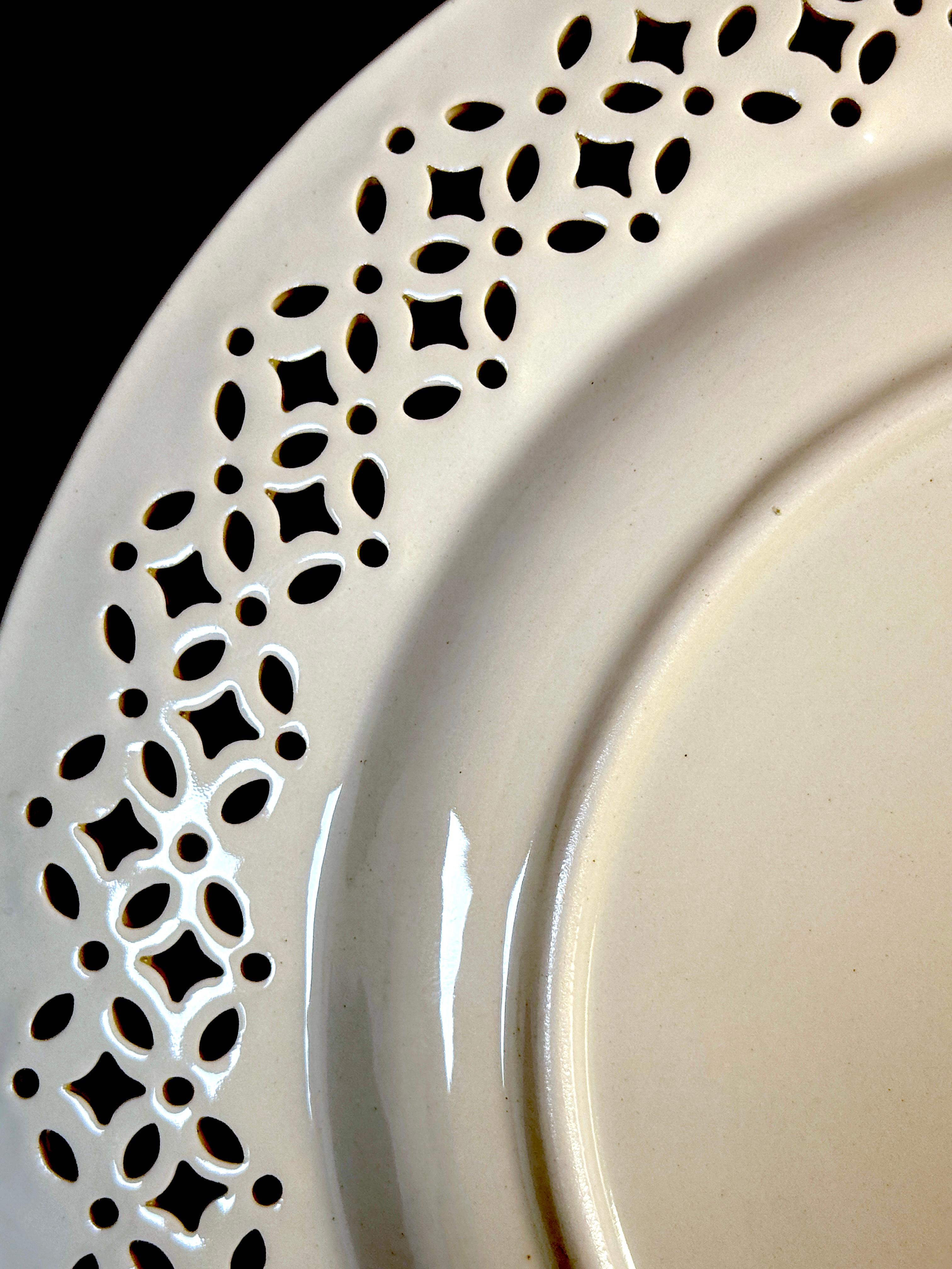 Set of Four Leedsware Classical Creamware Pierced Plates, 20th Century 5