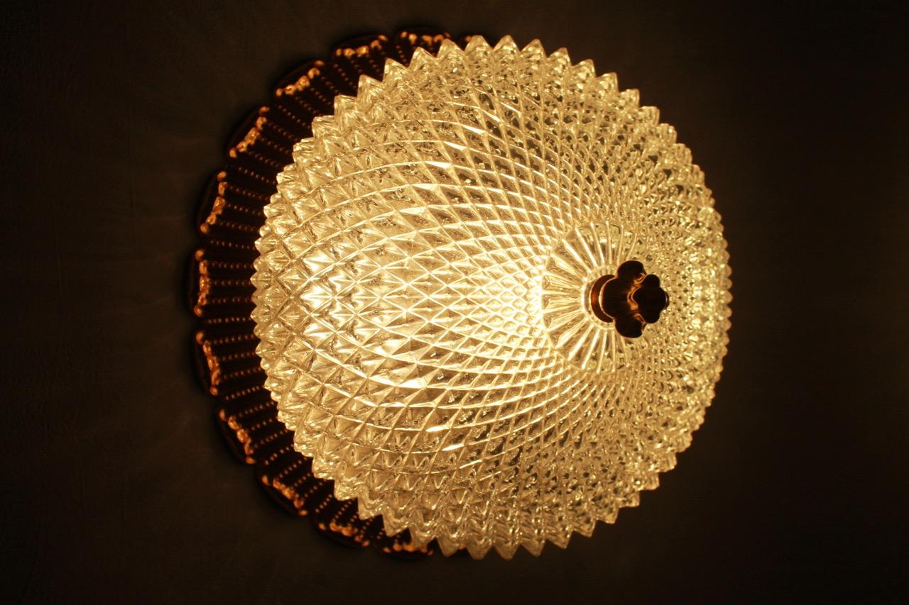 One of Four Limburg Wall Lights with Textured Glass and Gilded Brass, 1970s For Sale 3