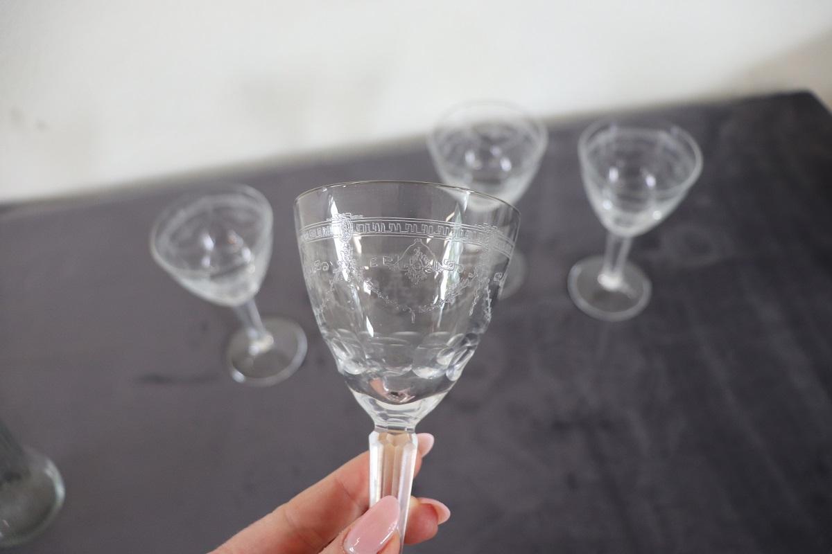 Set von vier Likör- oder Weinkristallgläsern mit raffinierter Dekoration im Zustand „Gut“ im Angebot in Casale Monferrato, IT