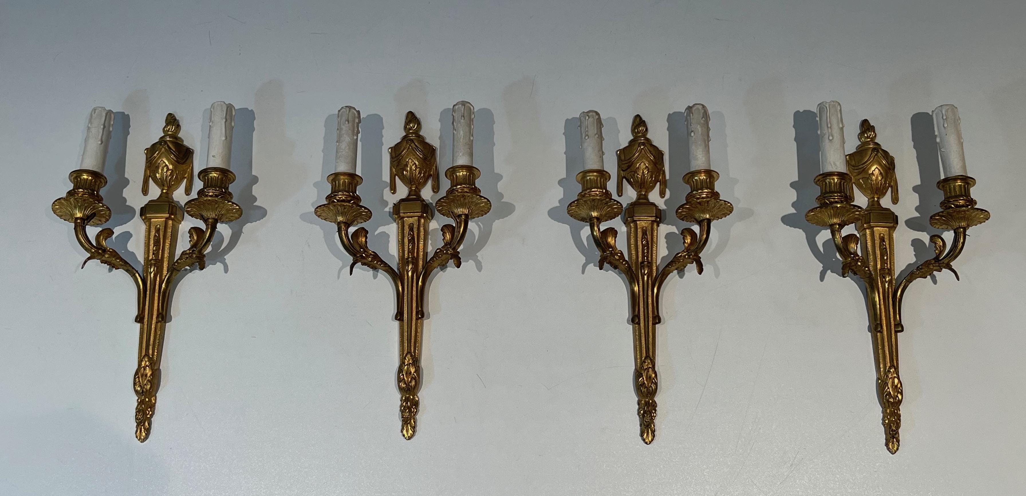 Set of Four Louis the 16th Style Bronze Wall Sconces For Sale 6