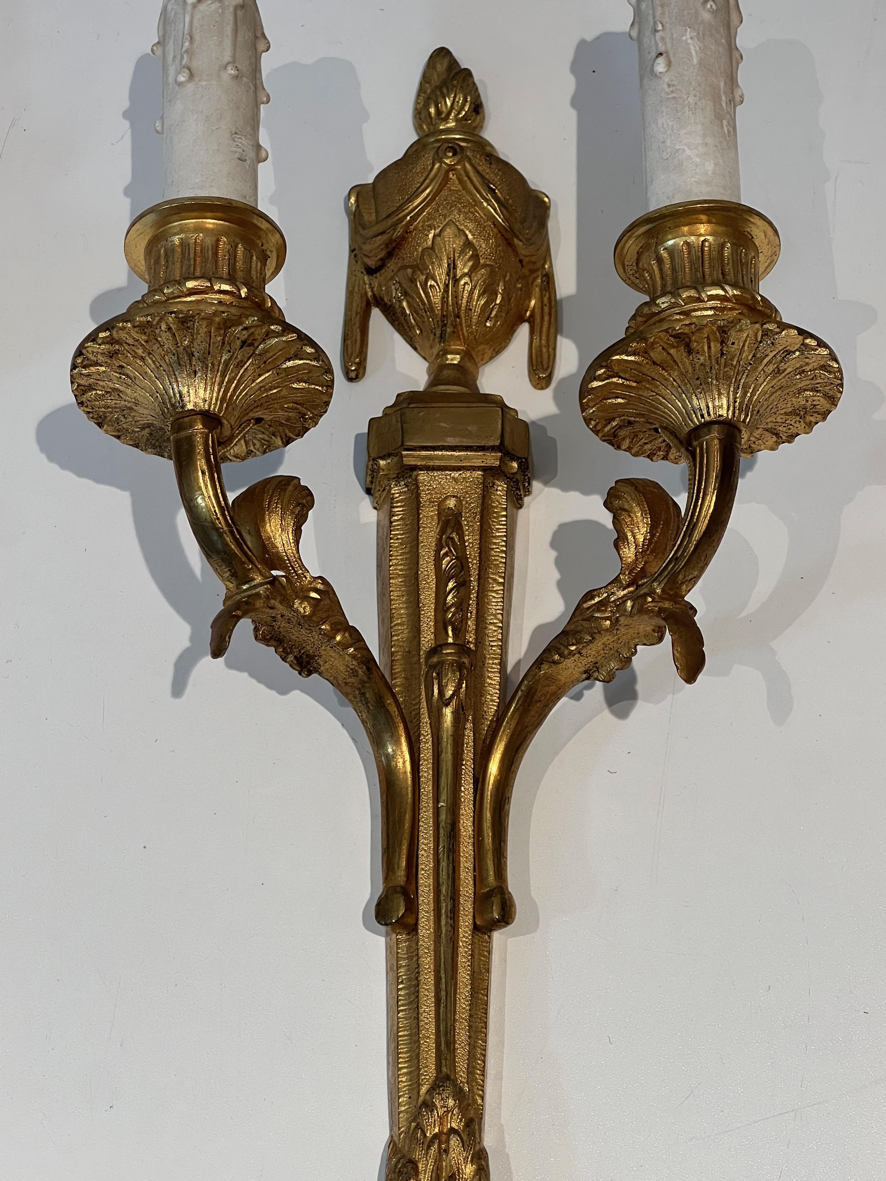 Set of Four Louis the 16th Style Bronze Wall Sconces For Sale 7