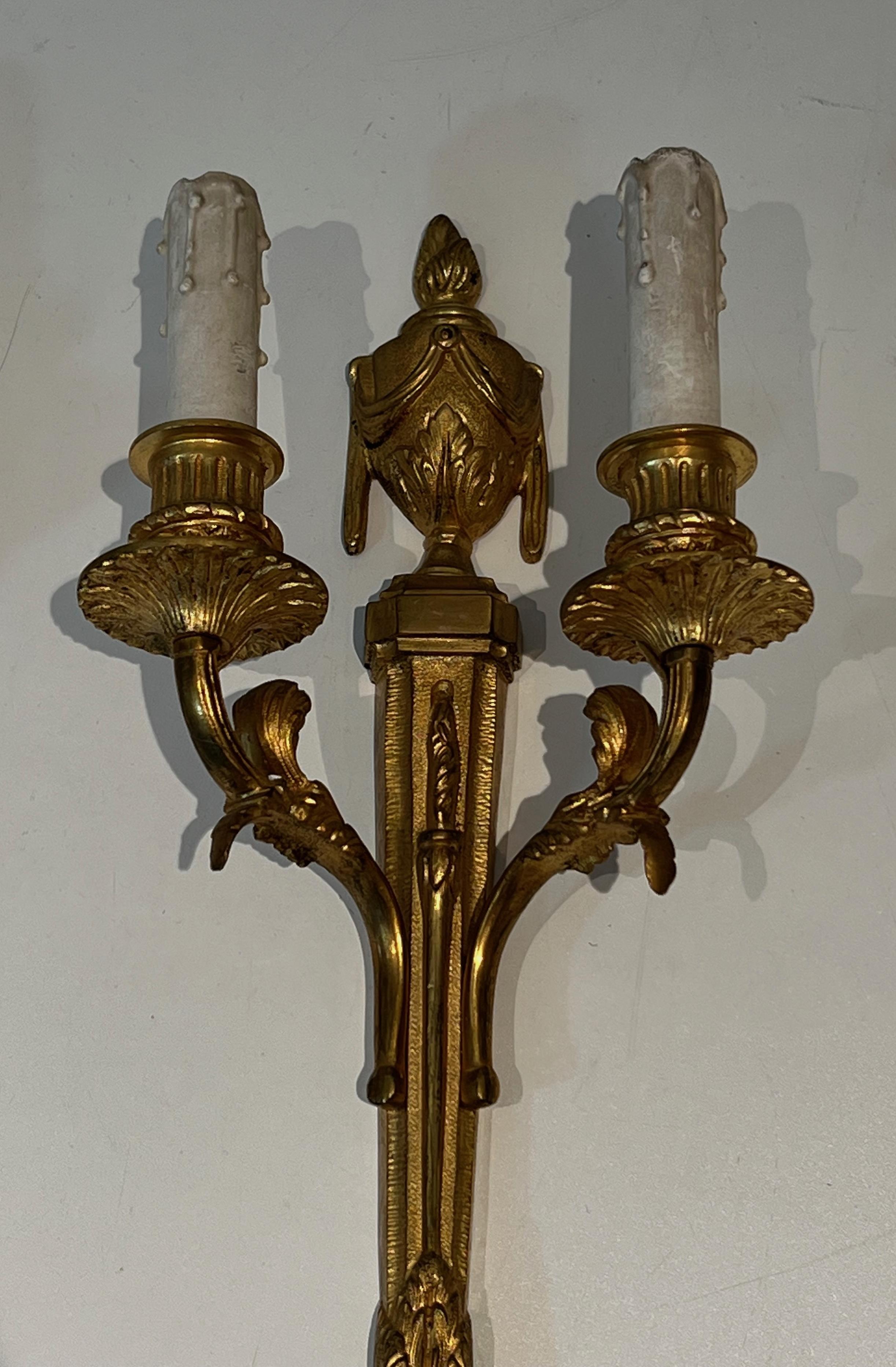 Set of Four Louis the 16th Style Bronze Wall Sconces For Sale 2