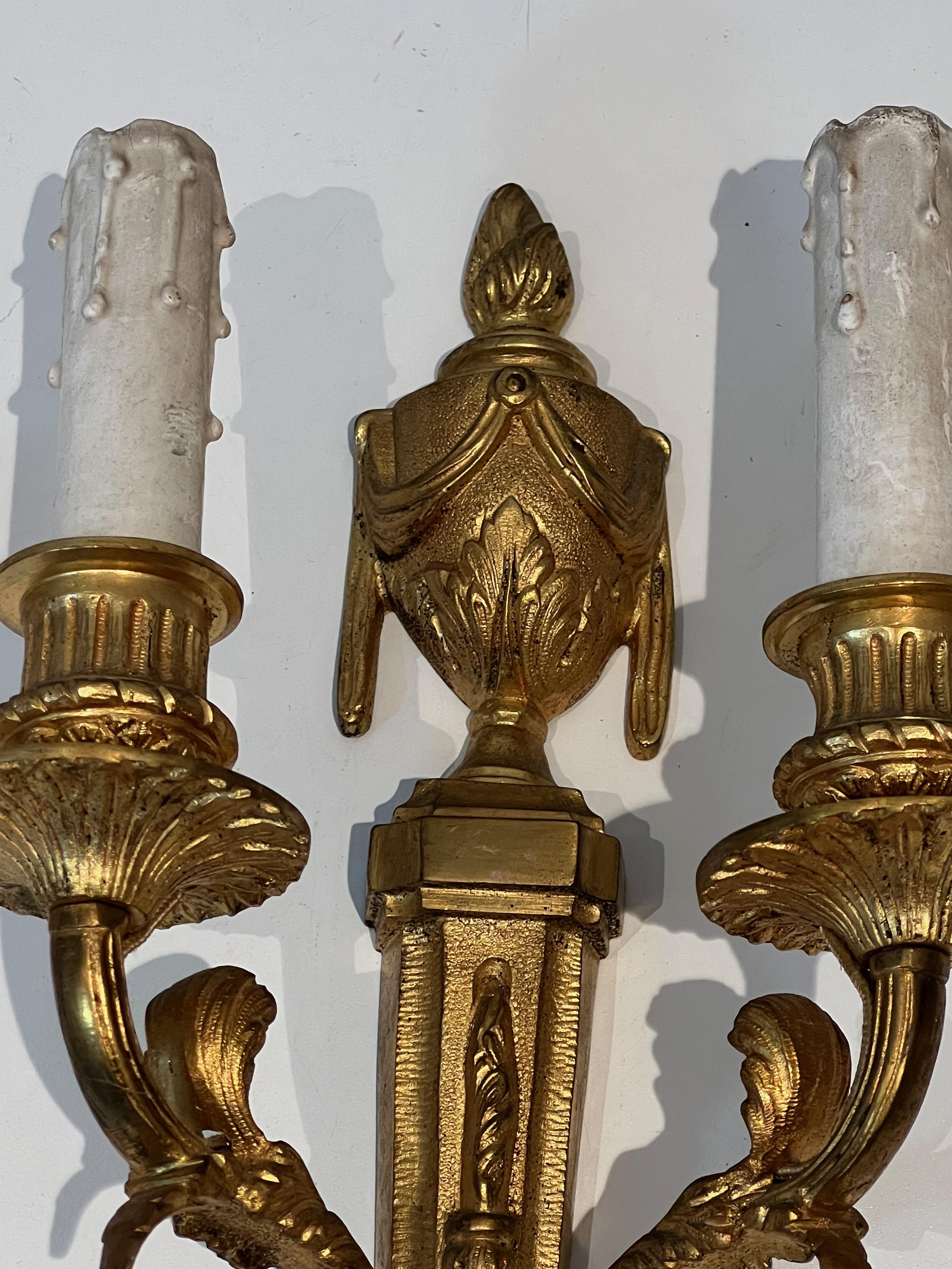 Set of Four Louis the 16th Style Bronze Wall Sconces For Sale 3