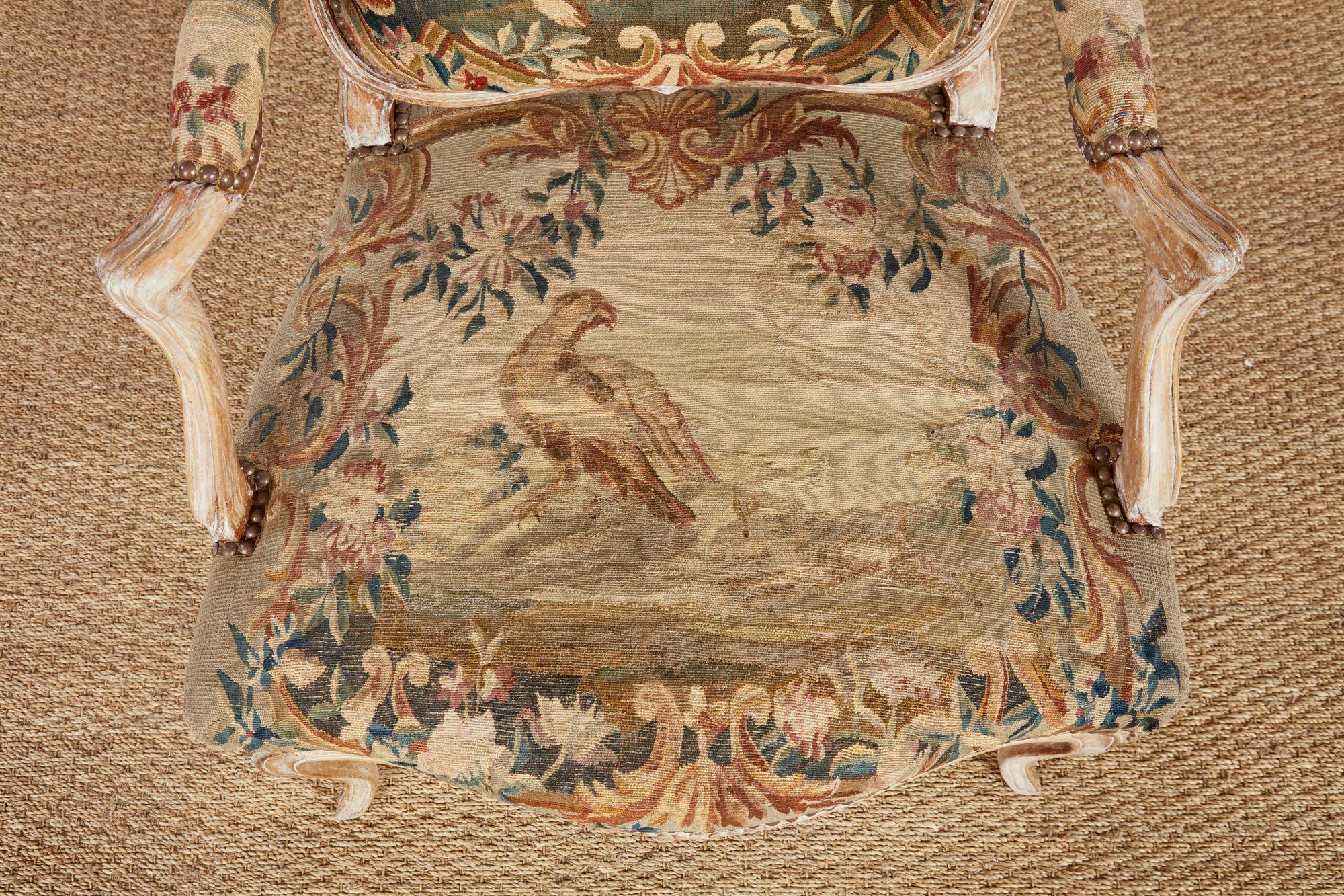 Ensemble de quatre fauteuils rococo Louis XV en broderie d'origine en vente 4