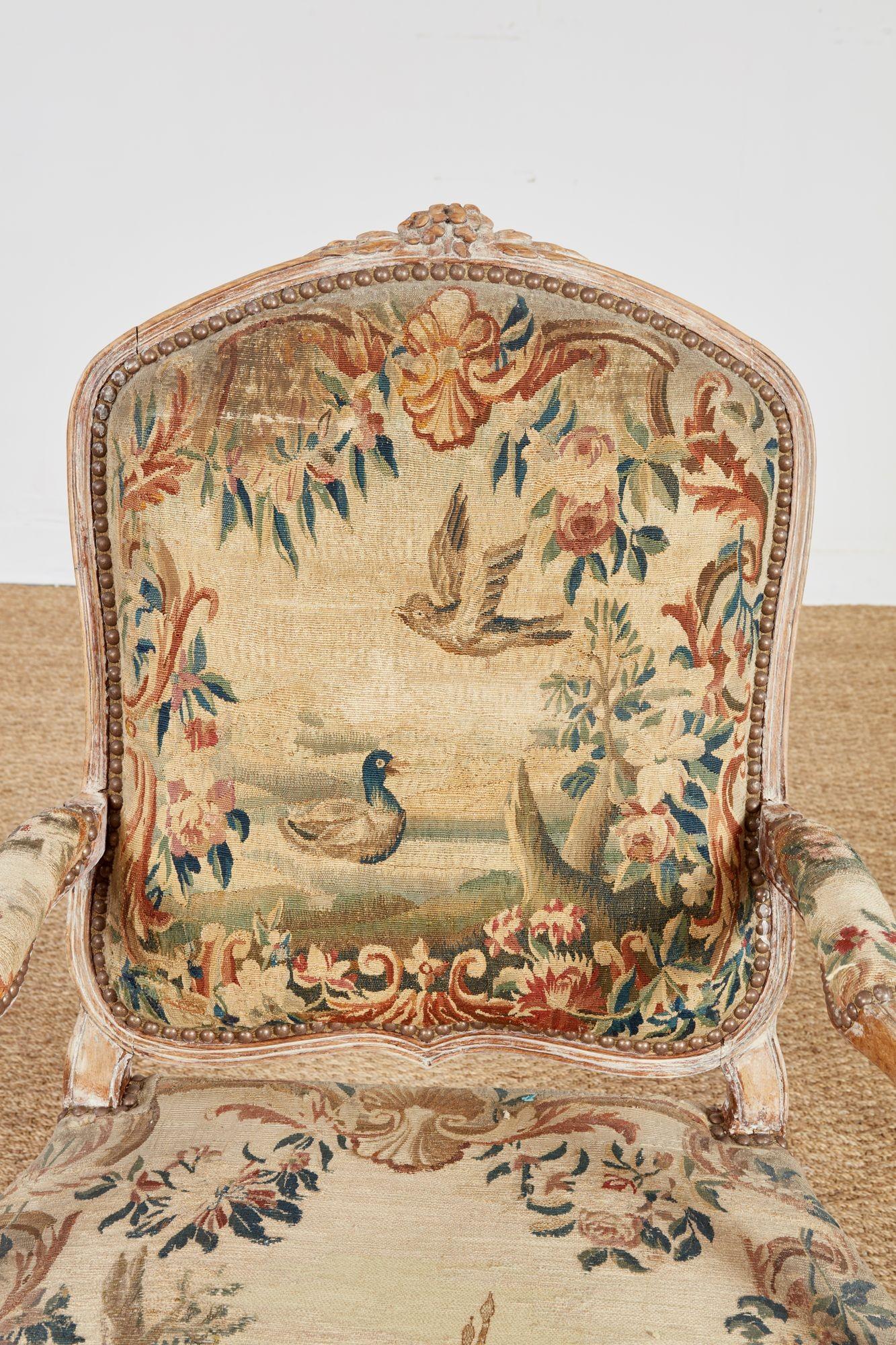 Ensemble de quatre fauteuils rococo Louis XV en broderie d'origine en vente 7
