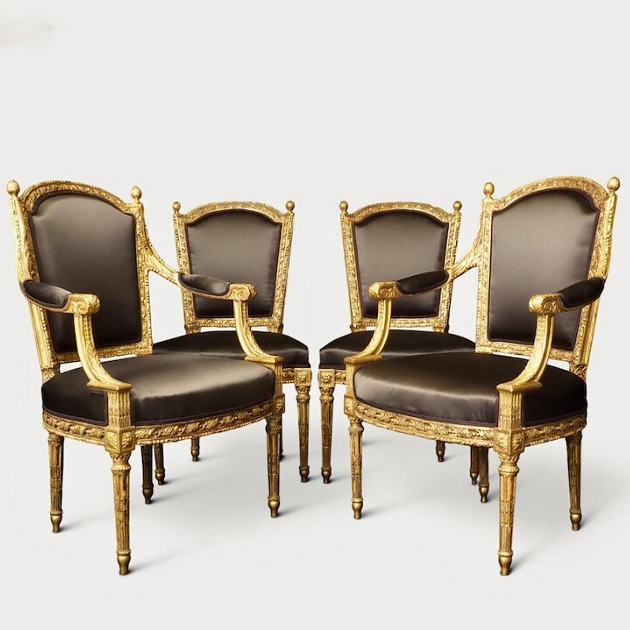 Dorato Set di quattro sedie Luigi XVI in legno dorato, CIRCA 1780 in vendita
