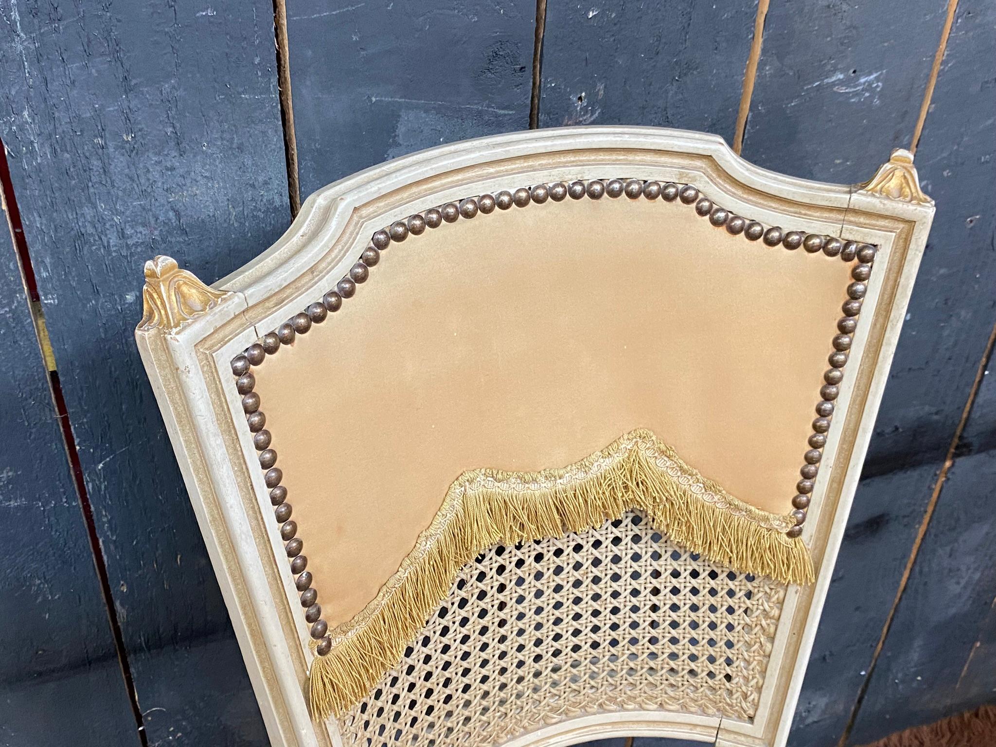 Satz von vier Stühlen im Louis-XVI-Stil um 1950 (20. Jahrhundert) im Angebot