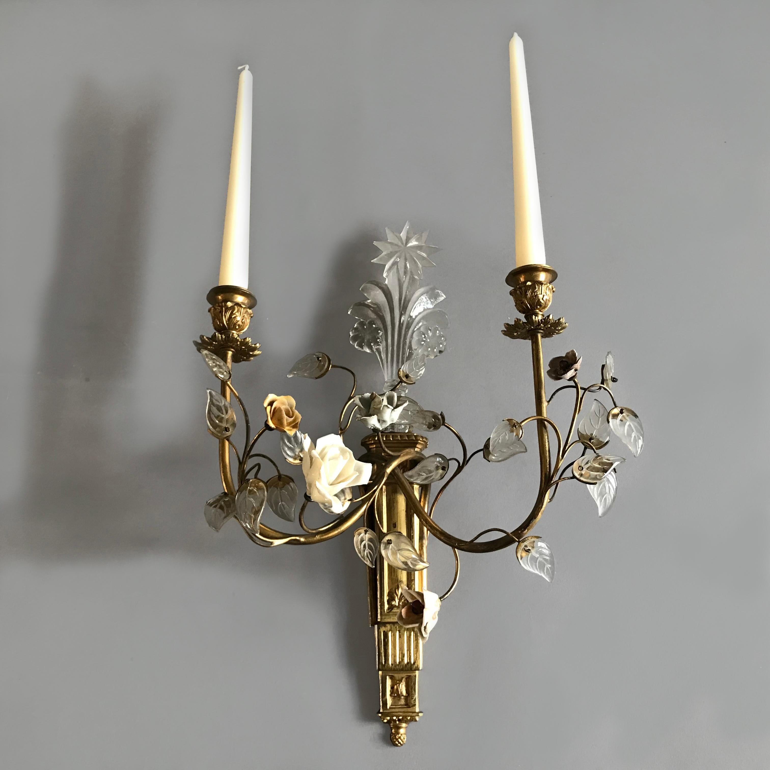 Early 20th Century Set of Four Louis XVI Style Gilt Bronze Wall Lights For Sale