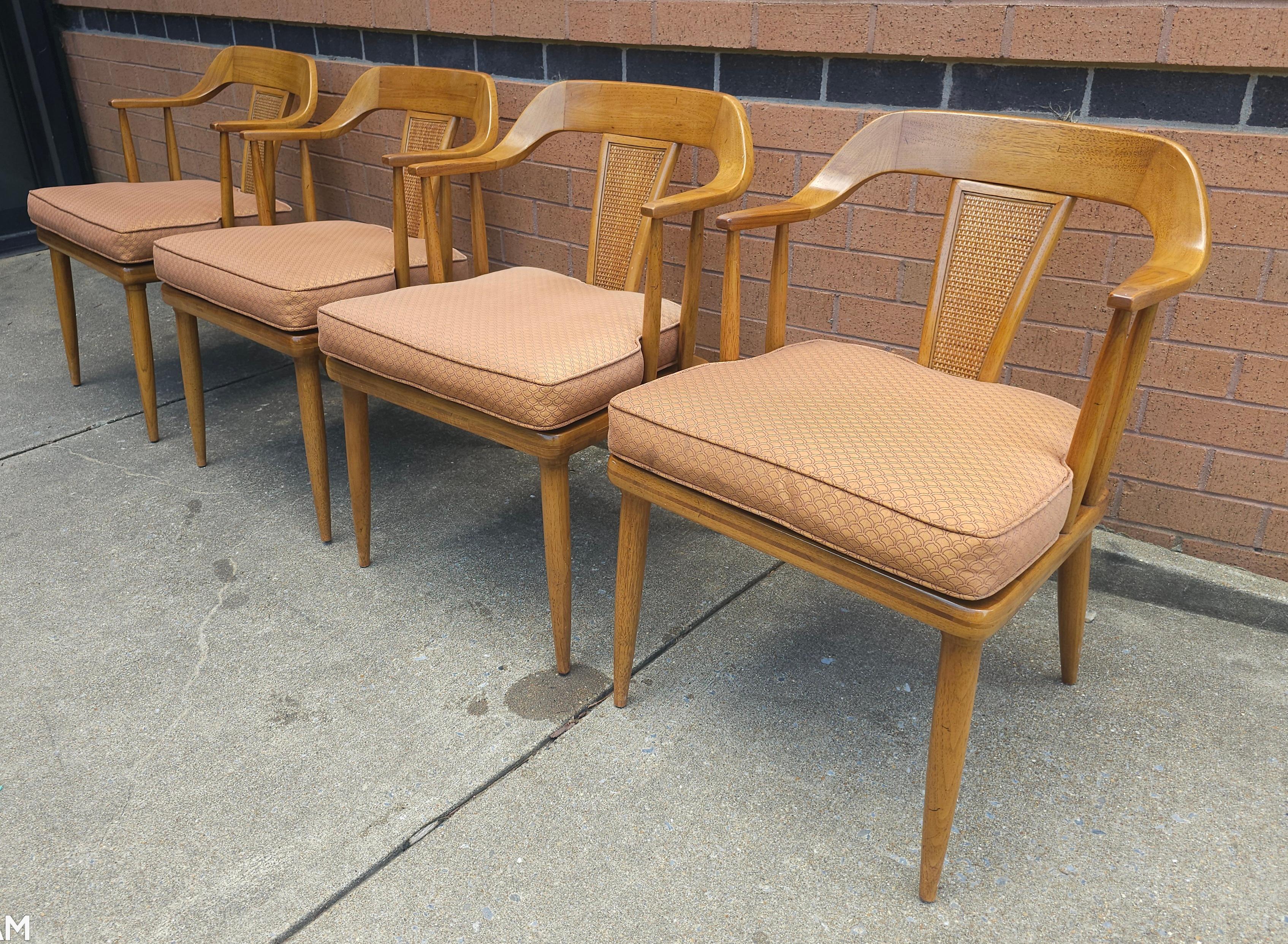 Américain Ensemble de quatre tables en noyer et rotin de Lubberts et Mulder pour Tomlinson  Fauteuil en vente
