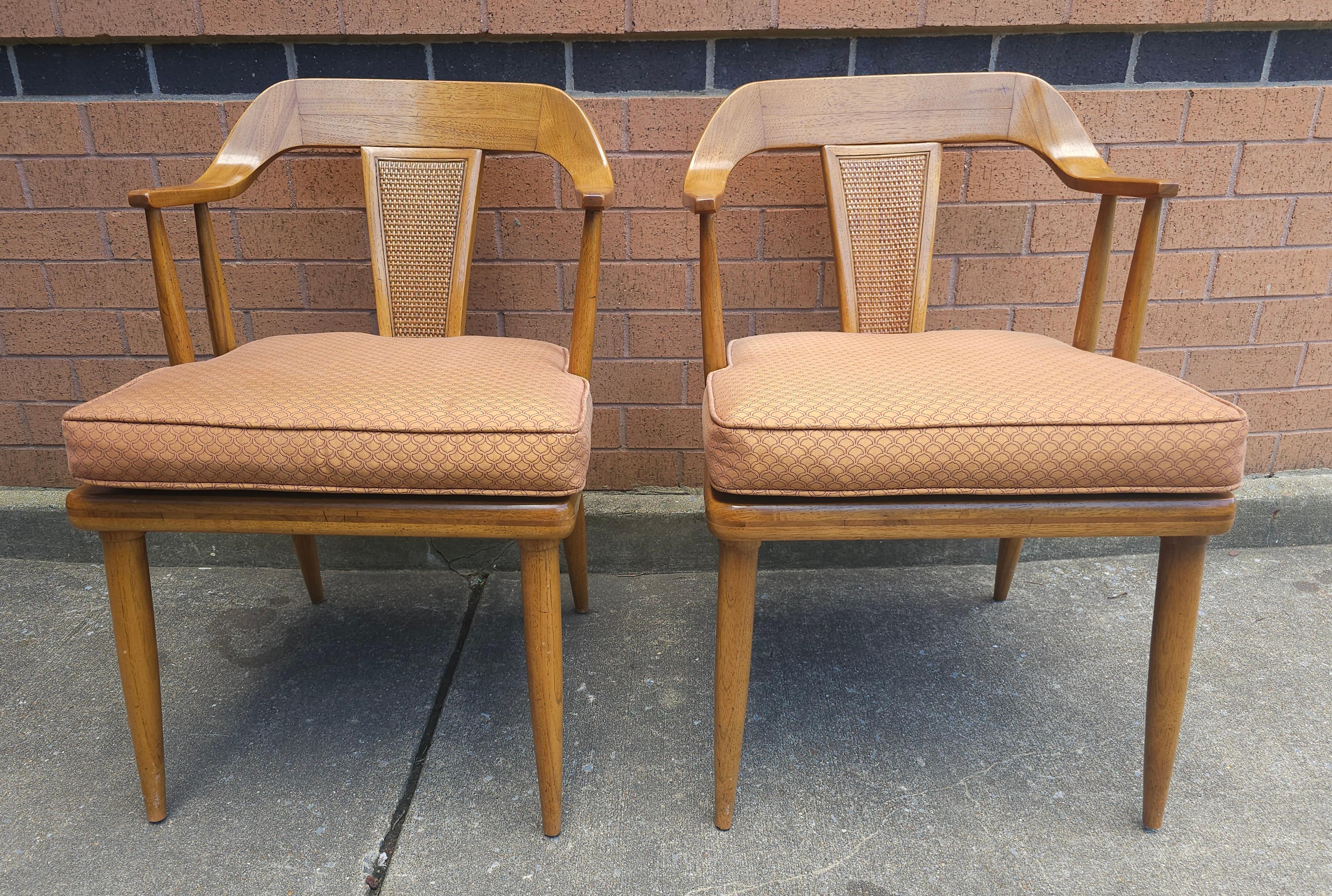 Ensemble de quatre tables en noyer et rotin de Lubberts et Mulder pour Tomlinson  Fauteuil Bon état - En vente à Germantown, MD