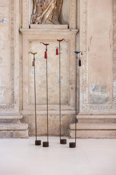 Lot de quatre bougeoirs de sol « Luminotto » signés Toni Cordero, Italie, 1992.