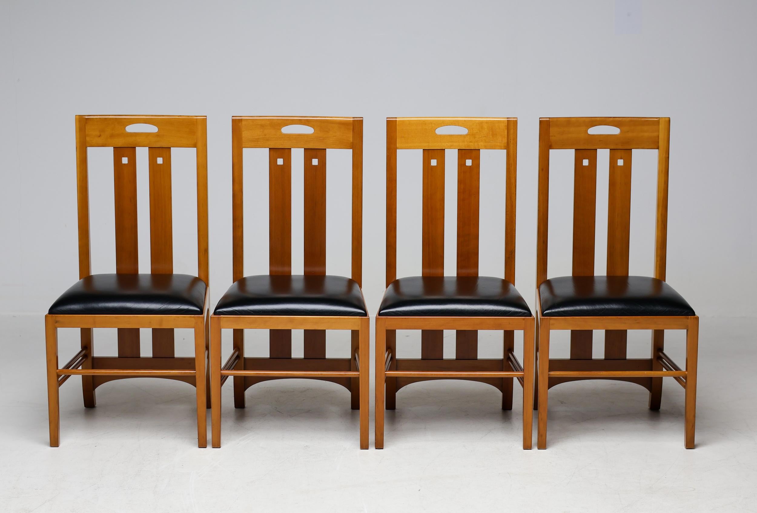 Set of Four Mackintosh “309 Ingram” Mid Century Modern Dining Chairs by Cassina en venta 2