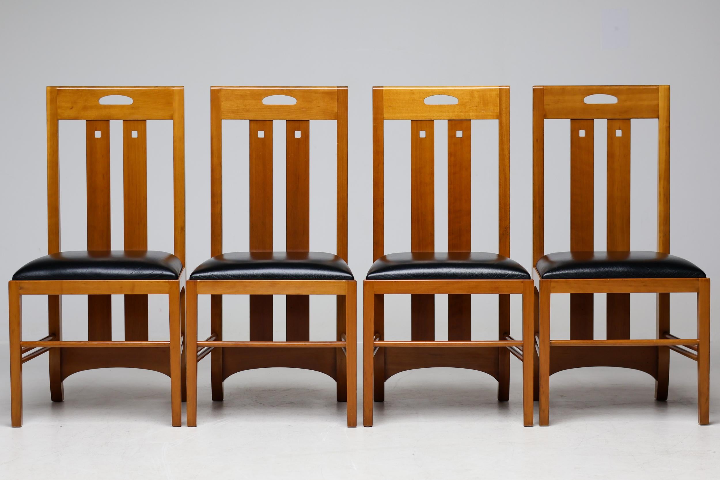 Set of Four Mackintosh “309 Ingram” Mid Century Modern Dining Chairs by Cassina en venta 6