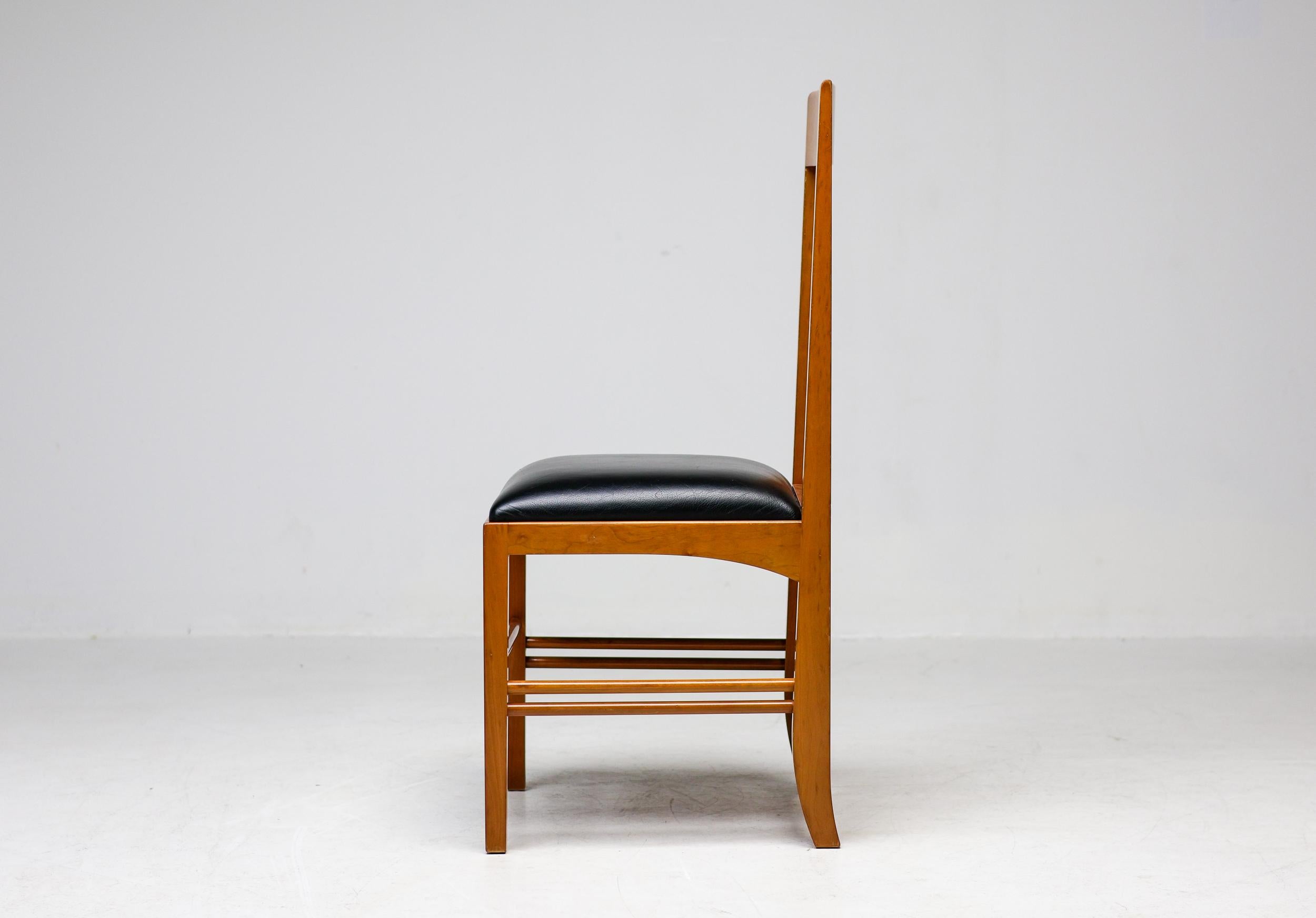 Set of Four Mackintosh “309 Ingram” Mid Century Modern Dining Chairs by Cassina Manchado en venta
