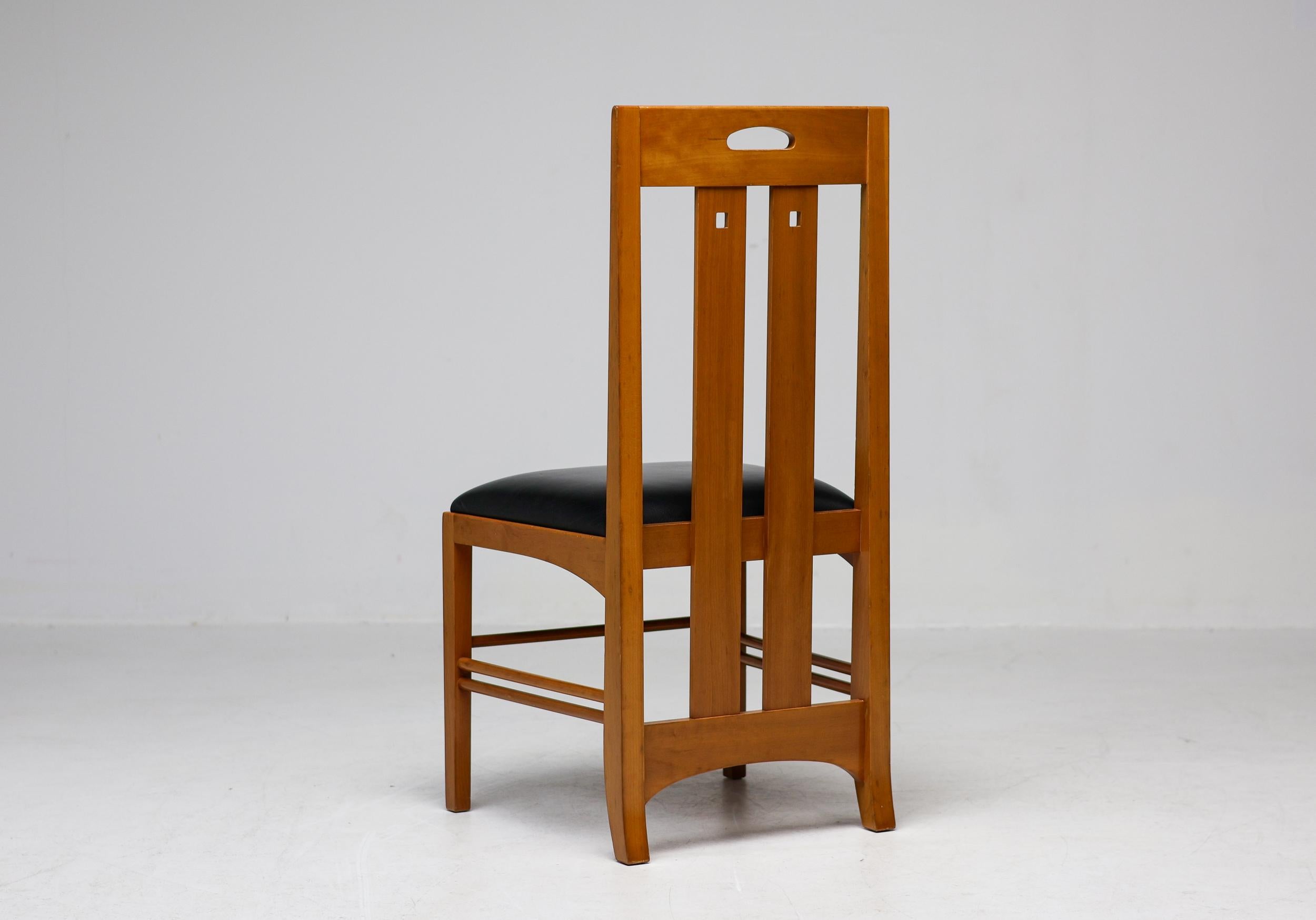 Set of Four Mackintosh “309 Ingram” Mid Century Modern Dining Chairs by Cassina en Bueno estado para la venta en Dronten, NL