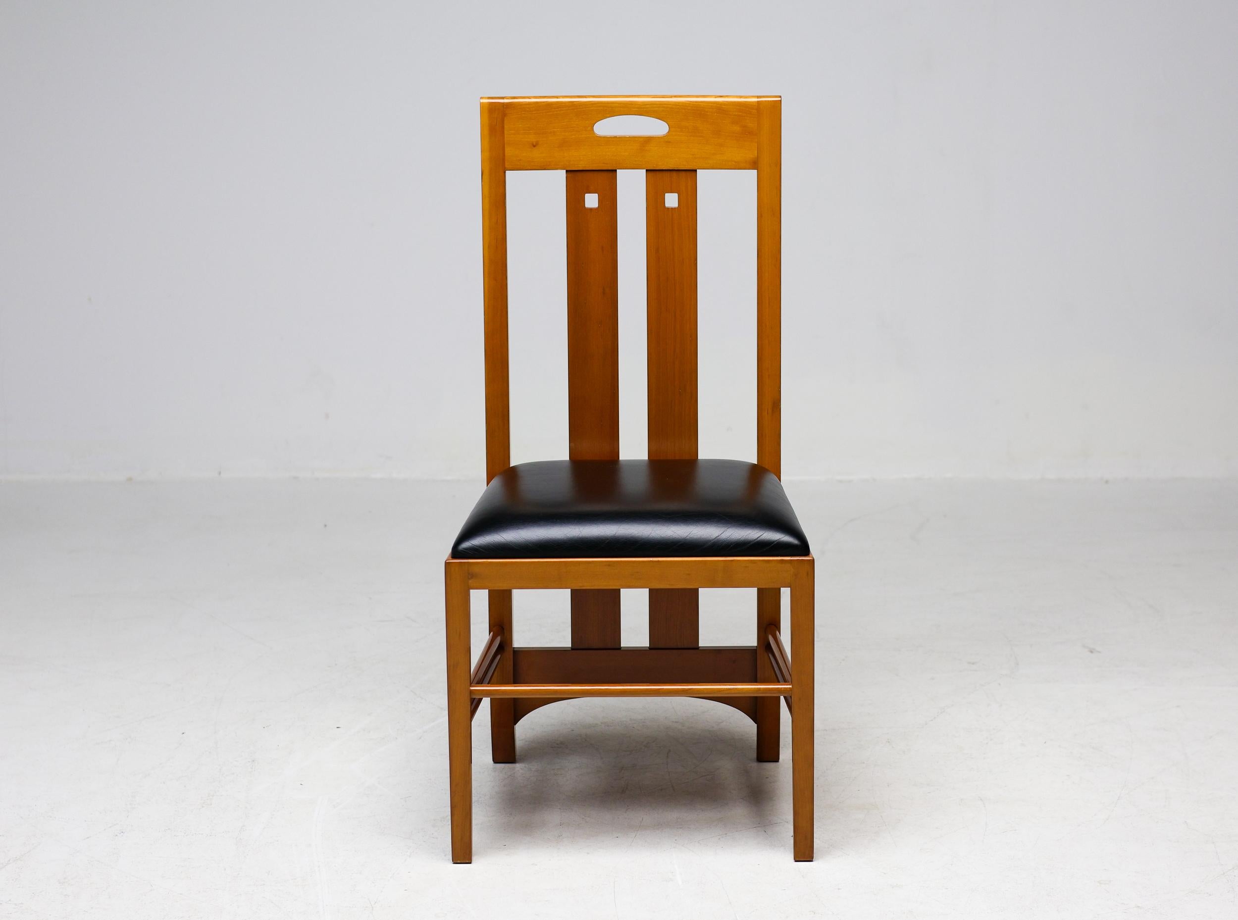 Set of Four Mackintosh “309 Ingram” Mid Century Modern Dining Chairs by Cassina en venta 1