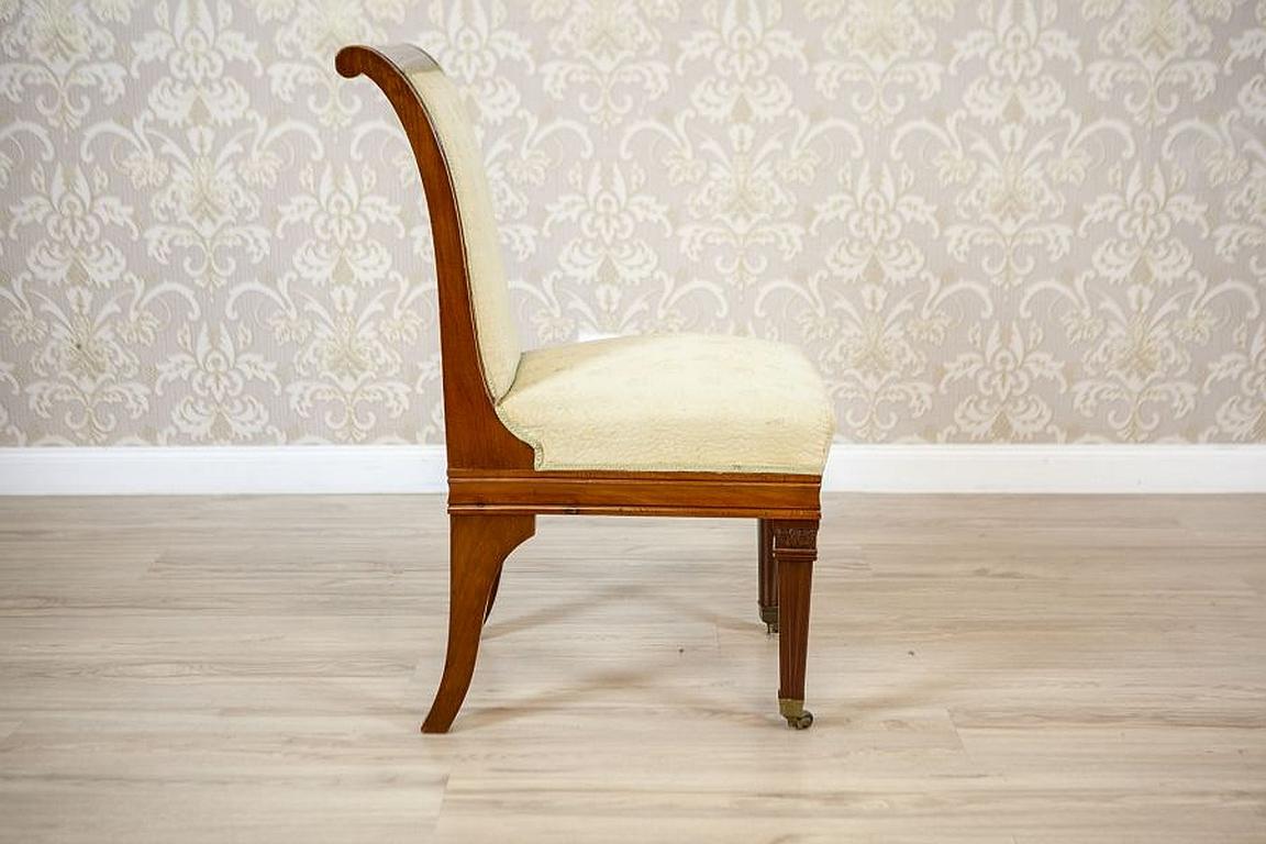 Set of Four Mahogany Chairs in White Upholstery, circa 1880 For Sale 8