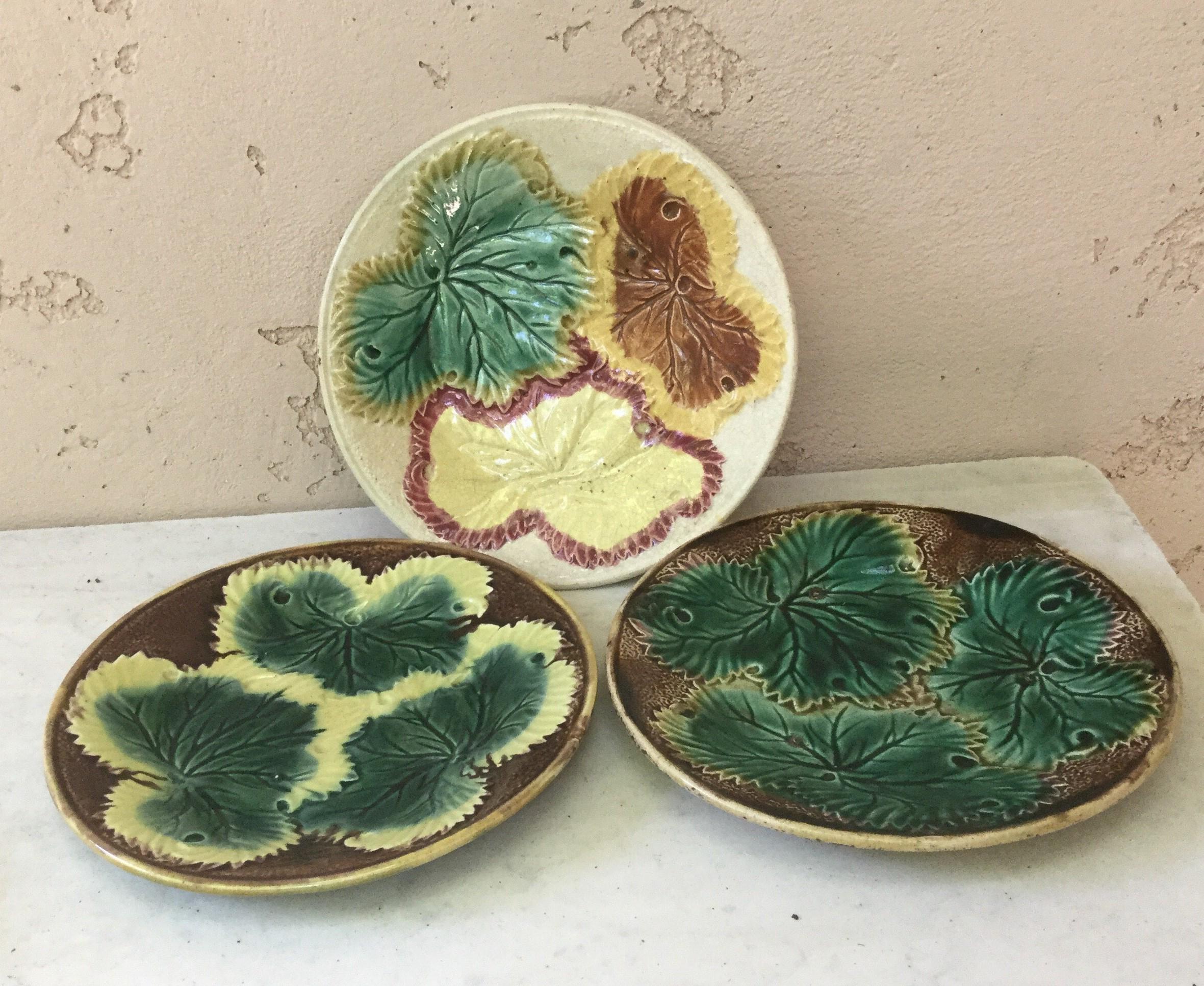 Late 19th Century Set of Four Majolica Leaves Plates, circa 1890
