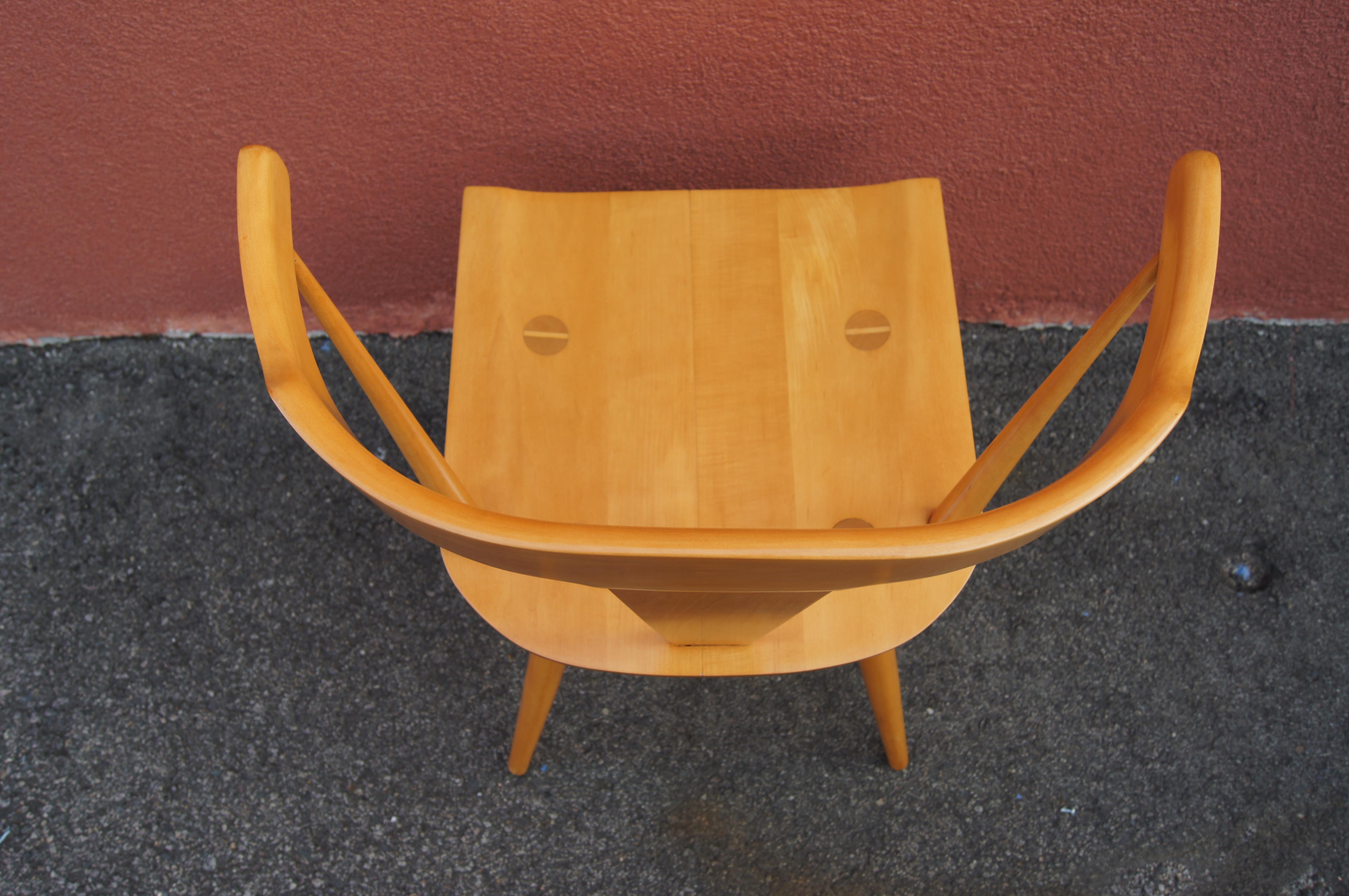 Set of Four Maple T-Back Dining Chairs by Paul McCobb for the Planner Group In Good Condition In Dorchester, MA