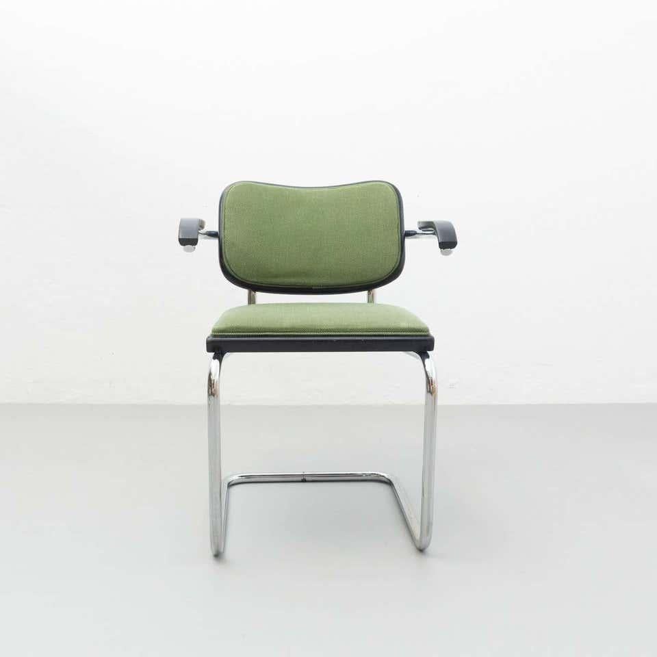 Ensemble de quatre chaises Cesca Marcel Breuer par Gavina, datant d'environ 1970 en vente 9