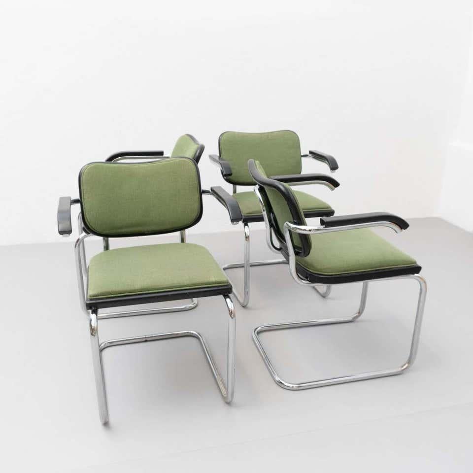 Fin du 20e siècle Ensemble de quatre chaises Cesca Marcel Breuer par Gavina, datant d'environ 1970 en vente