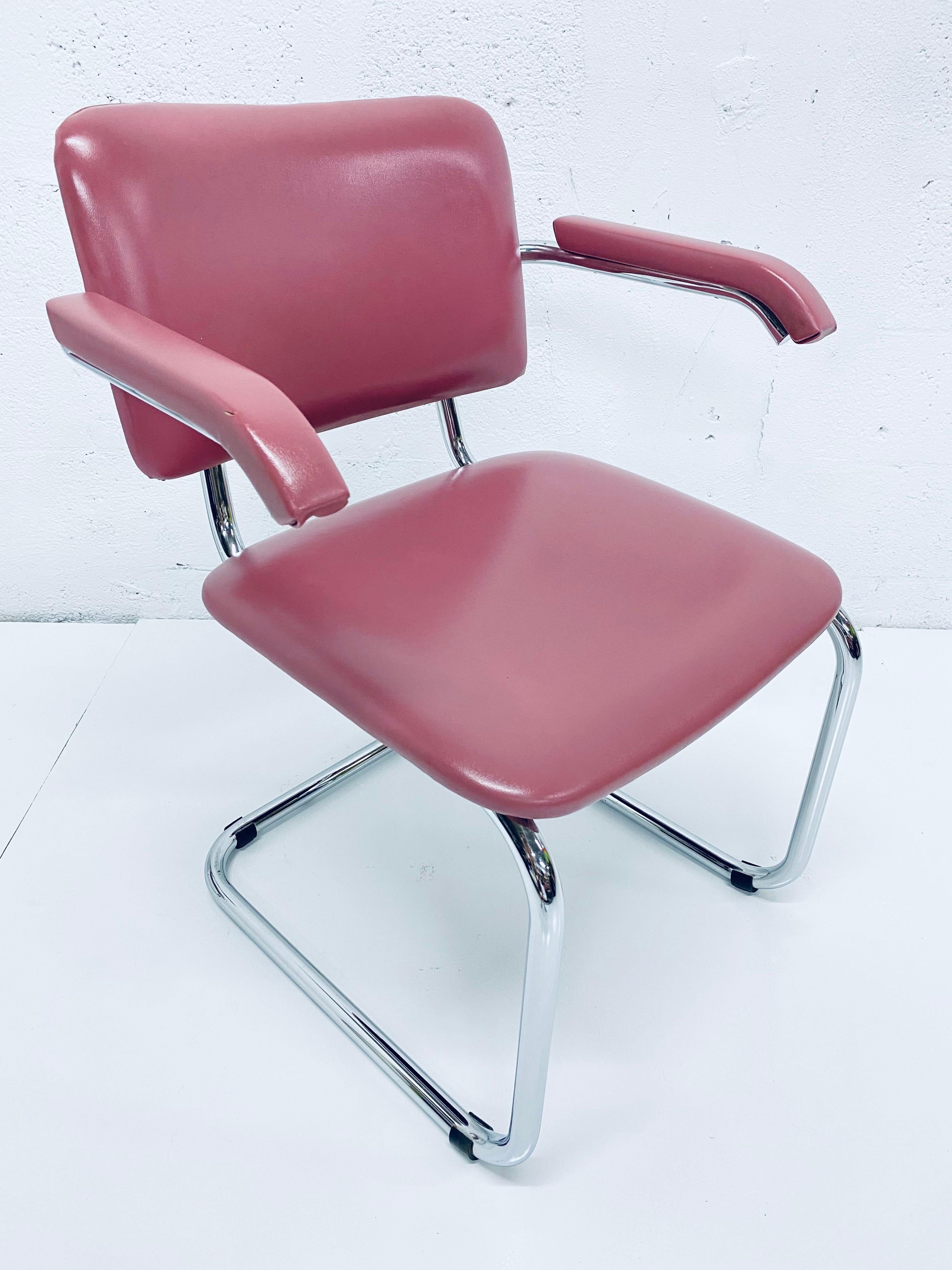 Set of Four Marcel Breuer Cesca Chrome Dining Chairs in Pink Naugahyde, 1970s 1