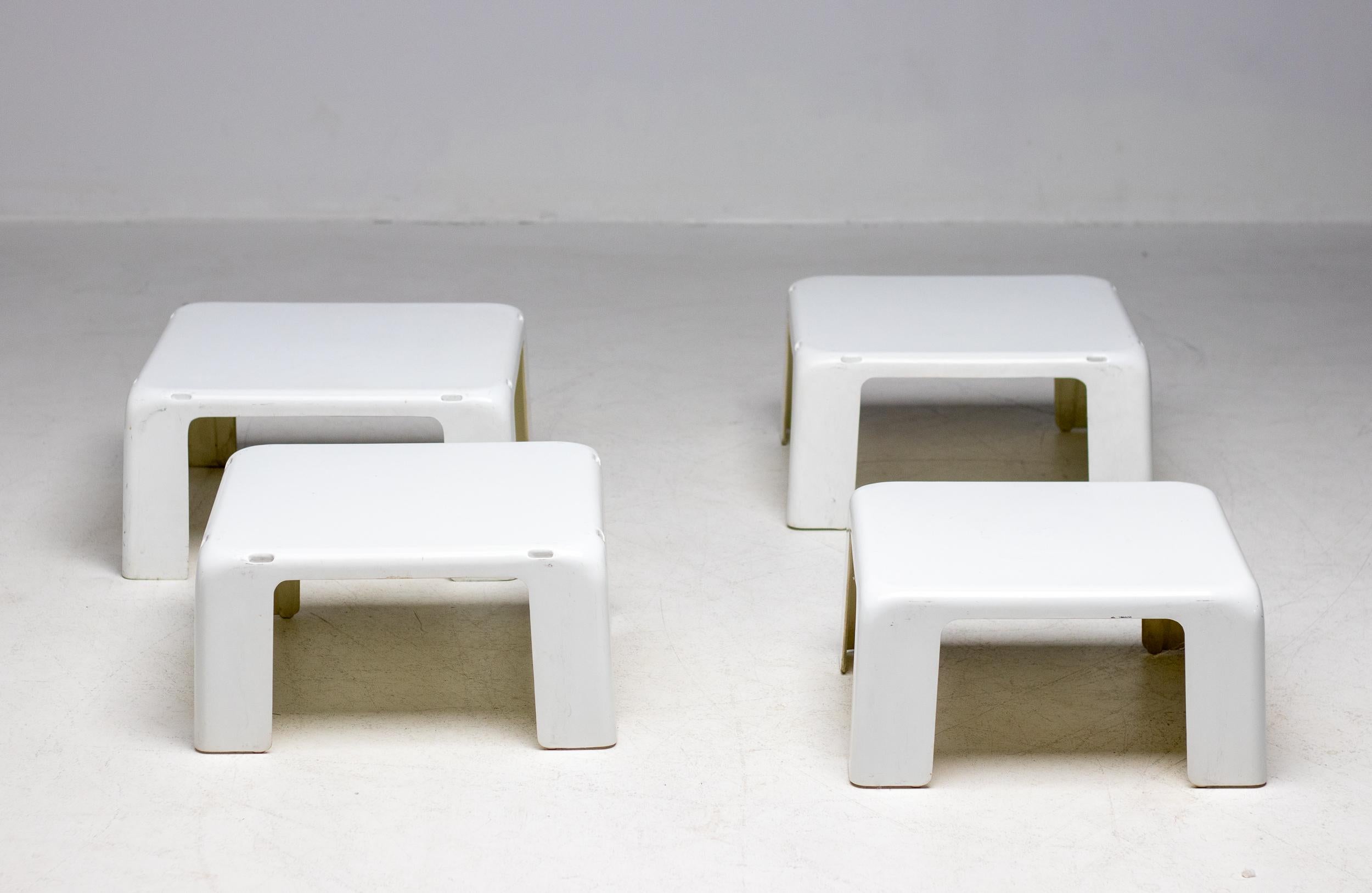 Mid-Century Modern Set of Four Mario Bellini Nesting Tables, “Quattro Gatti