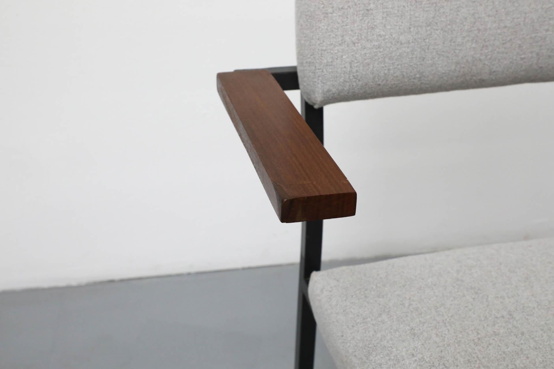 Set di quattro poltrone di metà secolo in stile Martin Visser con tappezzeria grigio tortora in vendita 5