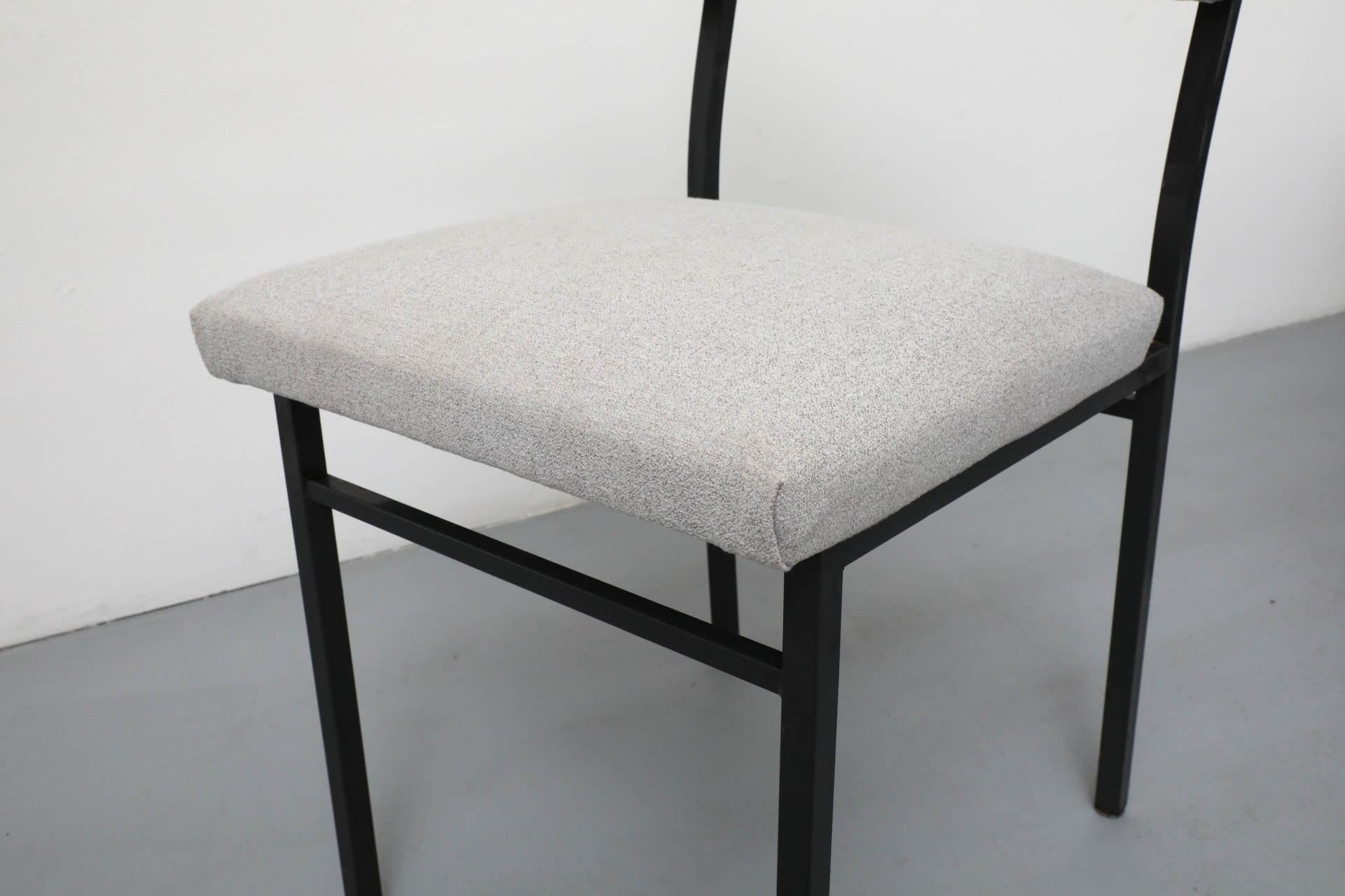 Set di quattro poltrone di metà secolo in stile Martin Visser con tappezzeria grigio tortora in vendita 6