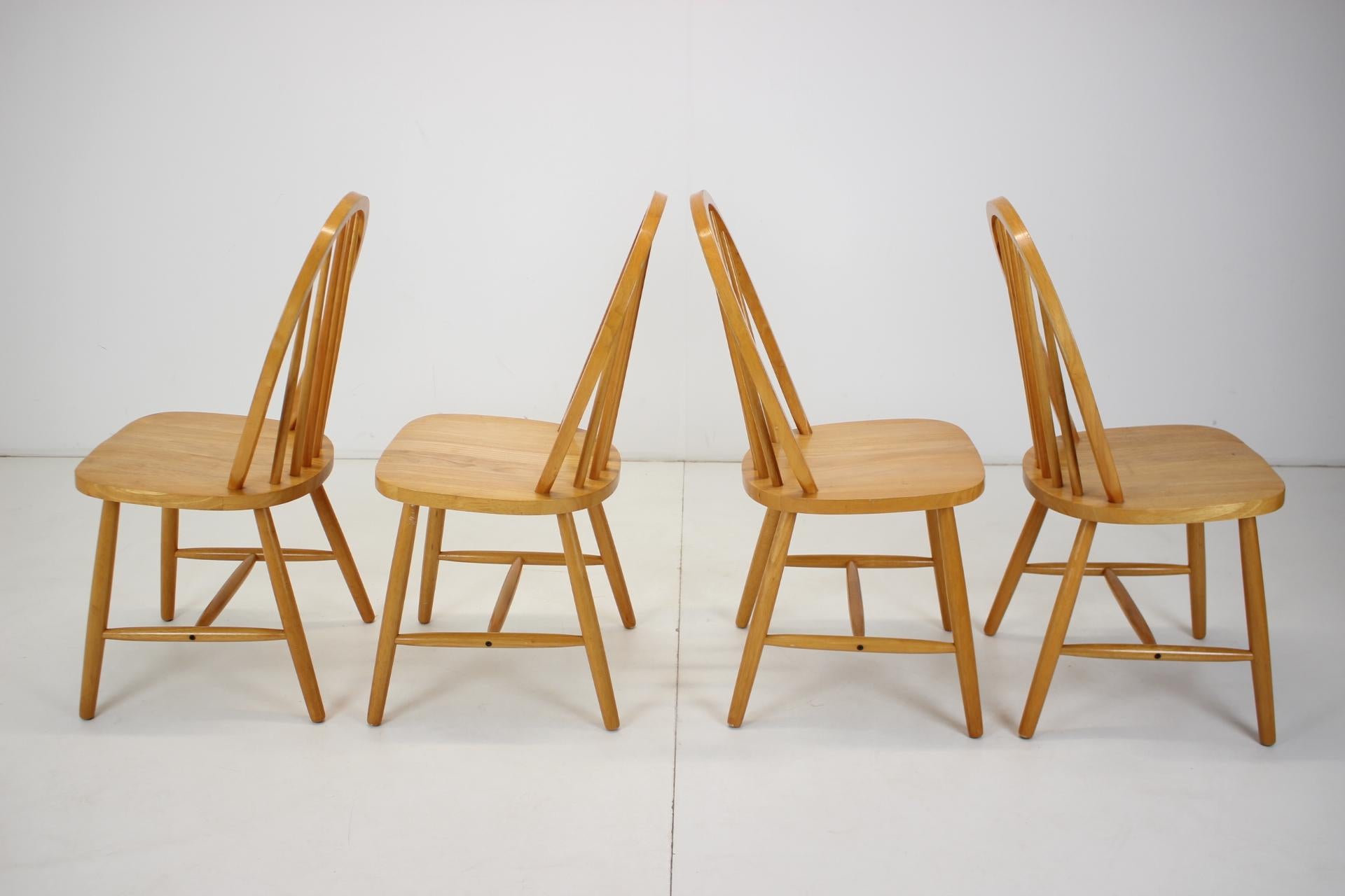 Mid-Century Modern Set of Four Massive Dining Chairs Designed by Luciano Ercolani for Ercol, 1970's For Sale