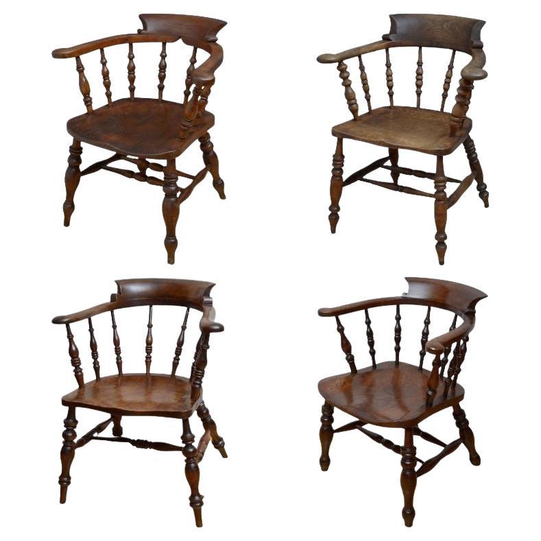 Juego de cuatro sillas de fumador a juego Sillas de proa Sillas auxiliares Sillas de cocina en venta
