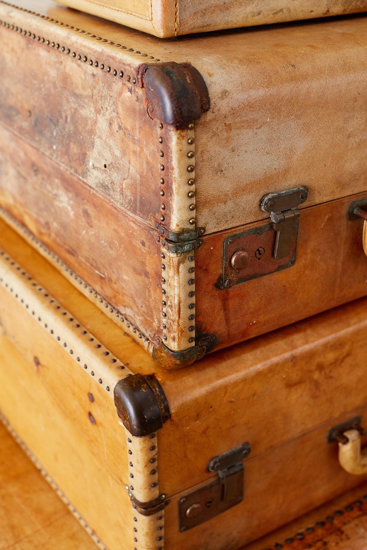 Set of Four Matching Steamer Trunk and Luggage 2