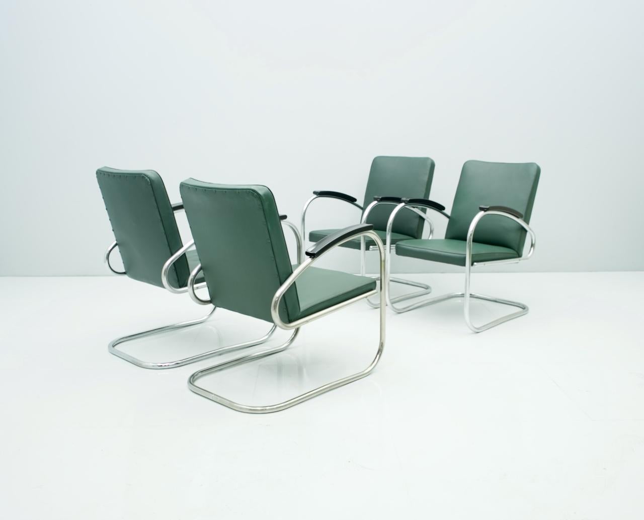 Bauhaus Set of Four Mauser RS 7 Cantilever Steel Tube Lounge Chairs, Germany, 1935 For Sale