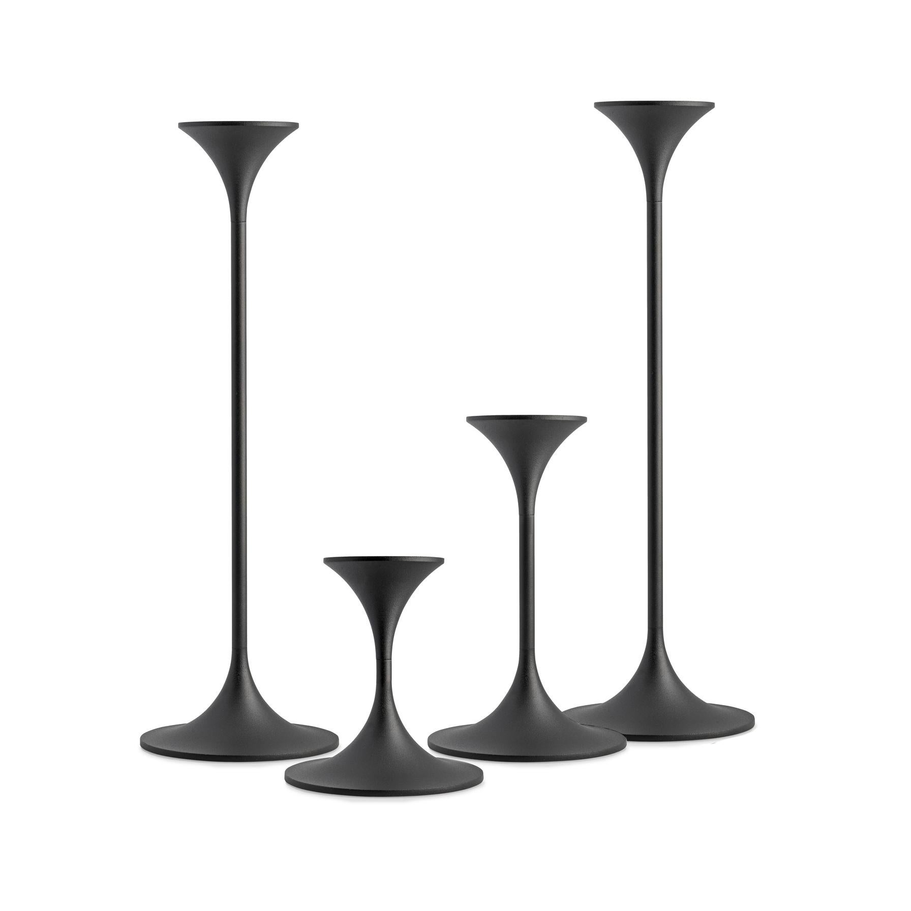 Set von vier Max Brel 'Jazz'-Kerzenhaltern, Stahl mit schwarzer Pulverbeschichtung (21. Jahrhundert und zeitgenössisch) im Angebot
