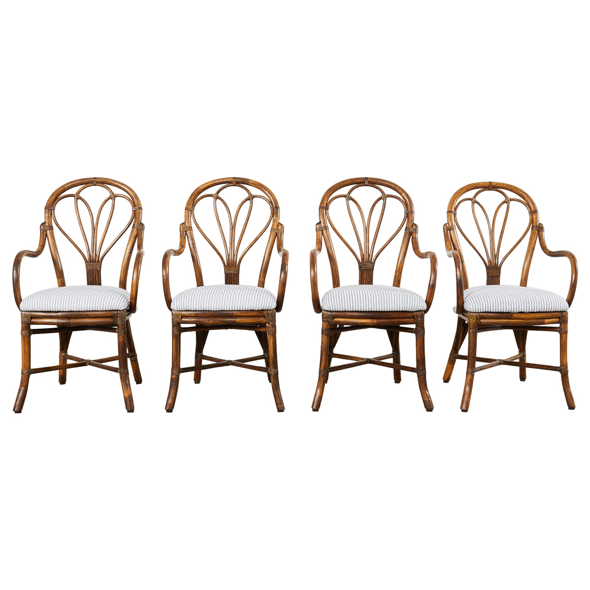 Satz von vier McGuire Art Nouveau Style Rattan Dining Armchairs